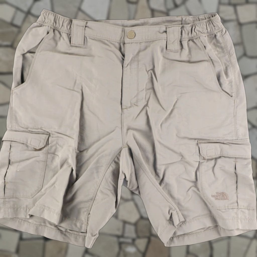 The North Face The North Face Paramont Nylon Woven Cargo Shorts Khaki Mens L Size US 33 - 1 Thumbnail