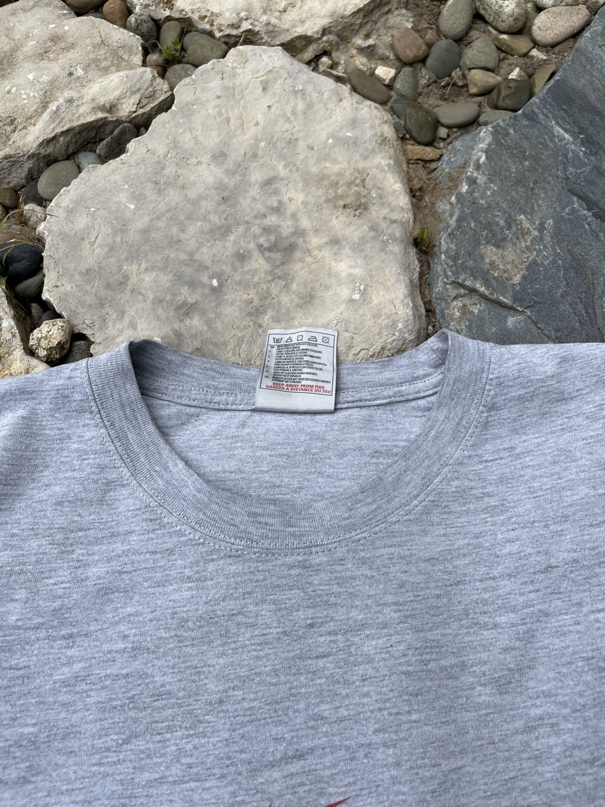 Nike × Vintage Rare Vintage Nike 90s y2k central swoosh t-shirt tee retro Size US L / EU 52-54 / 3 - 9 Thumbnail