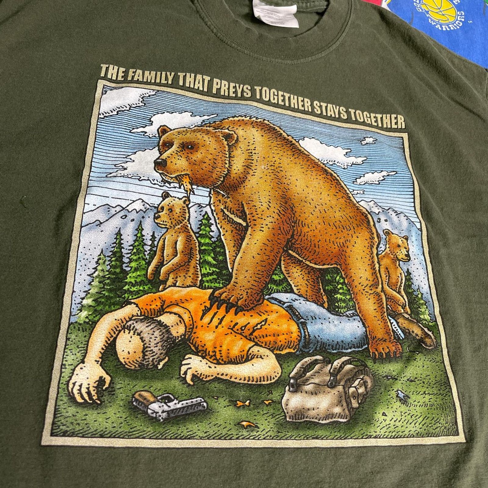 Vintage Vintage 2005 Ray Troll Bear Nature Parody Hunting Comedy Tee Size US L / EU 52-54 / 3 - 3 Thumbnail