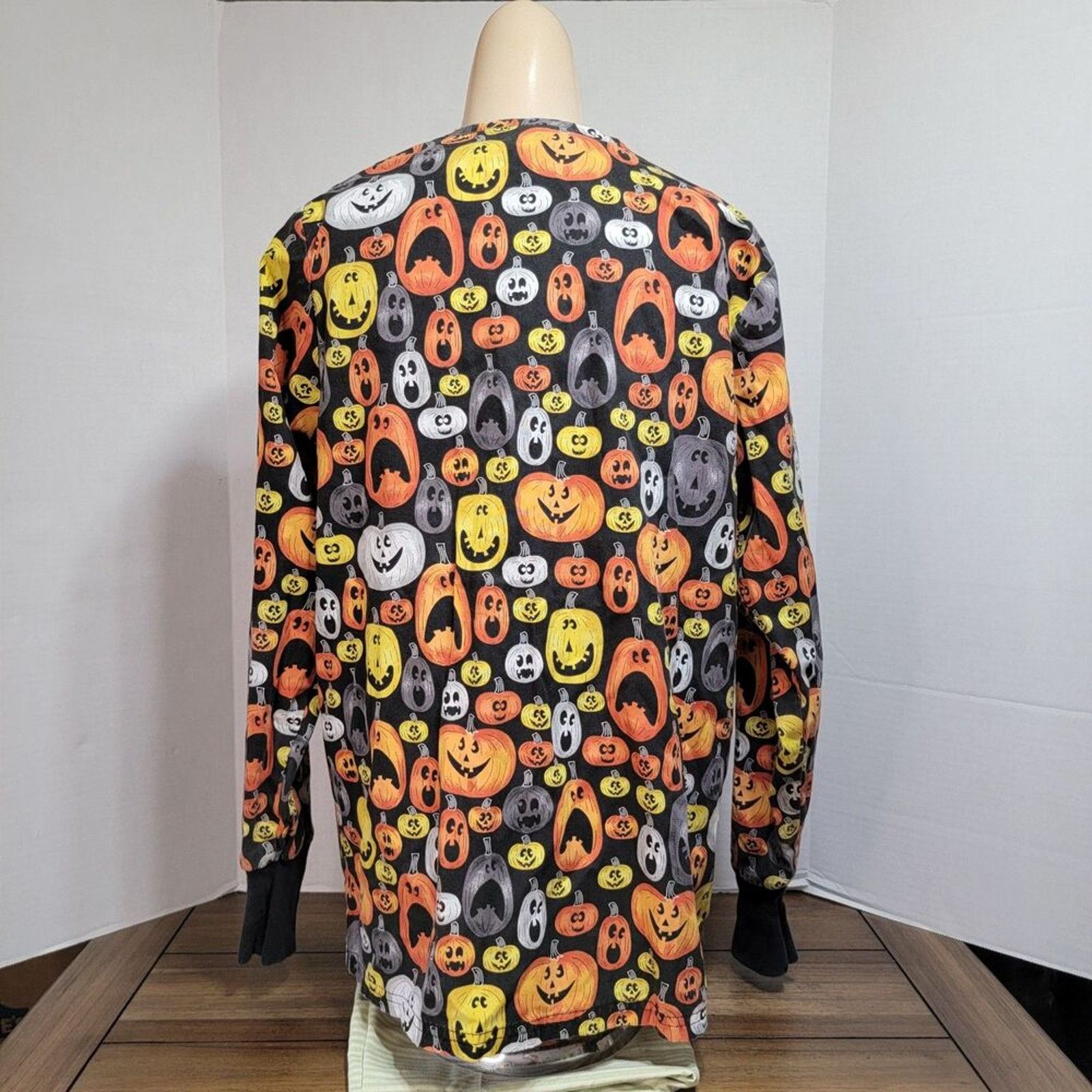 Other UA LS Scrub Jacket Halloween Theme Pumpkins - Size XS Size XS / US 0-2 / IT 36-38 - 3 Thumbnail