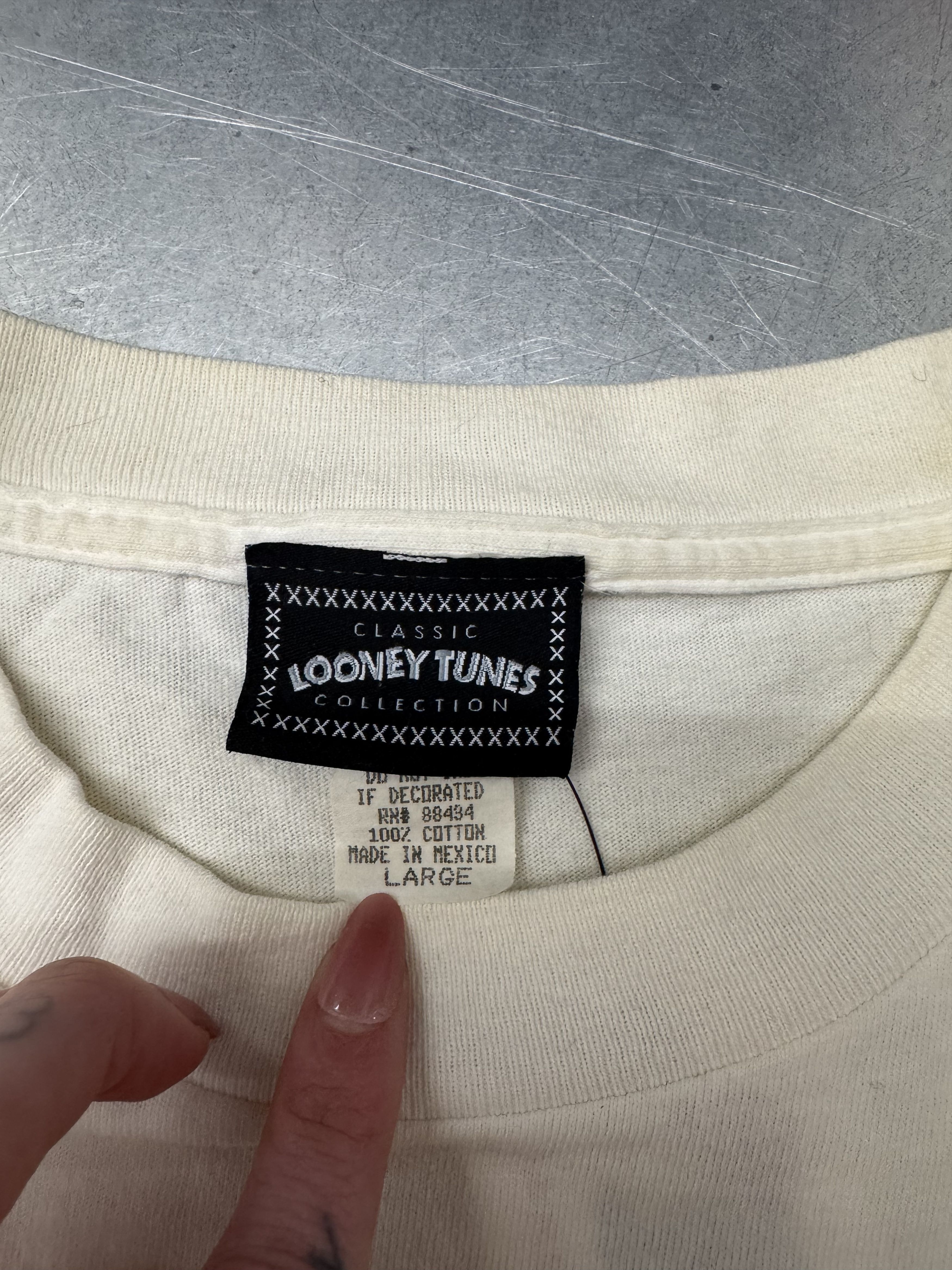 Other Vintage 90s Looney Tunes Tshirt Size US L / EU 52-54 / 3 - 4 Thumbnail