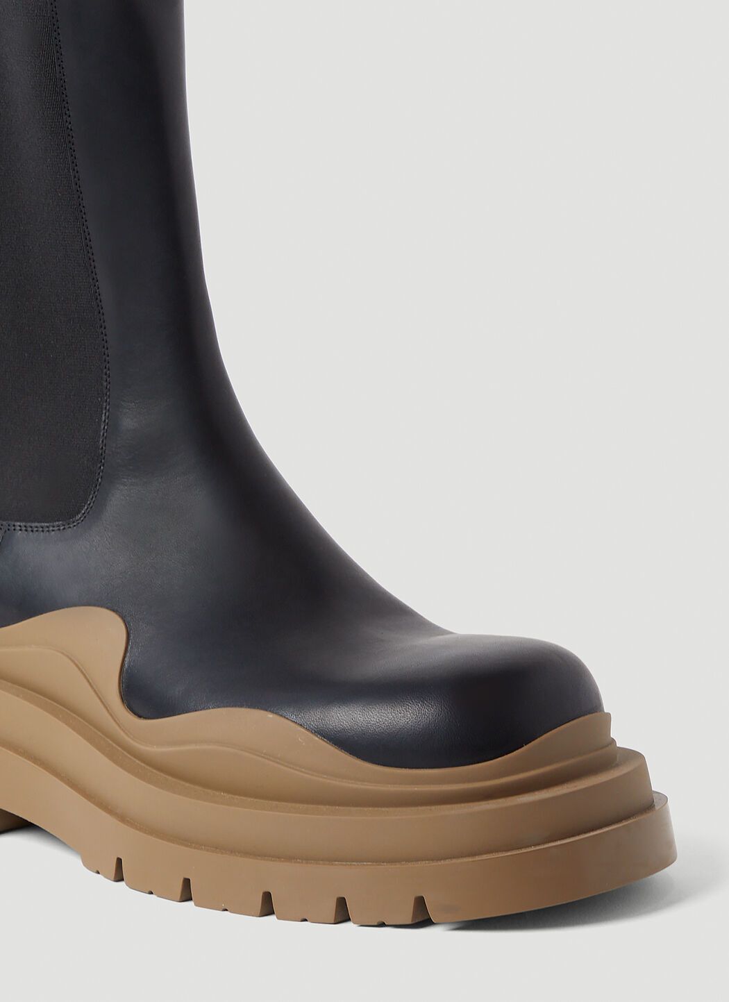 Bottega Veneta o1bcso1str0824 Tire Chelsea Boot in Brown/Black Size US 7.5 / EU 40-41 - 5 Thumbnail