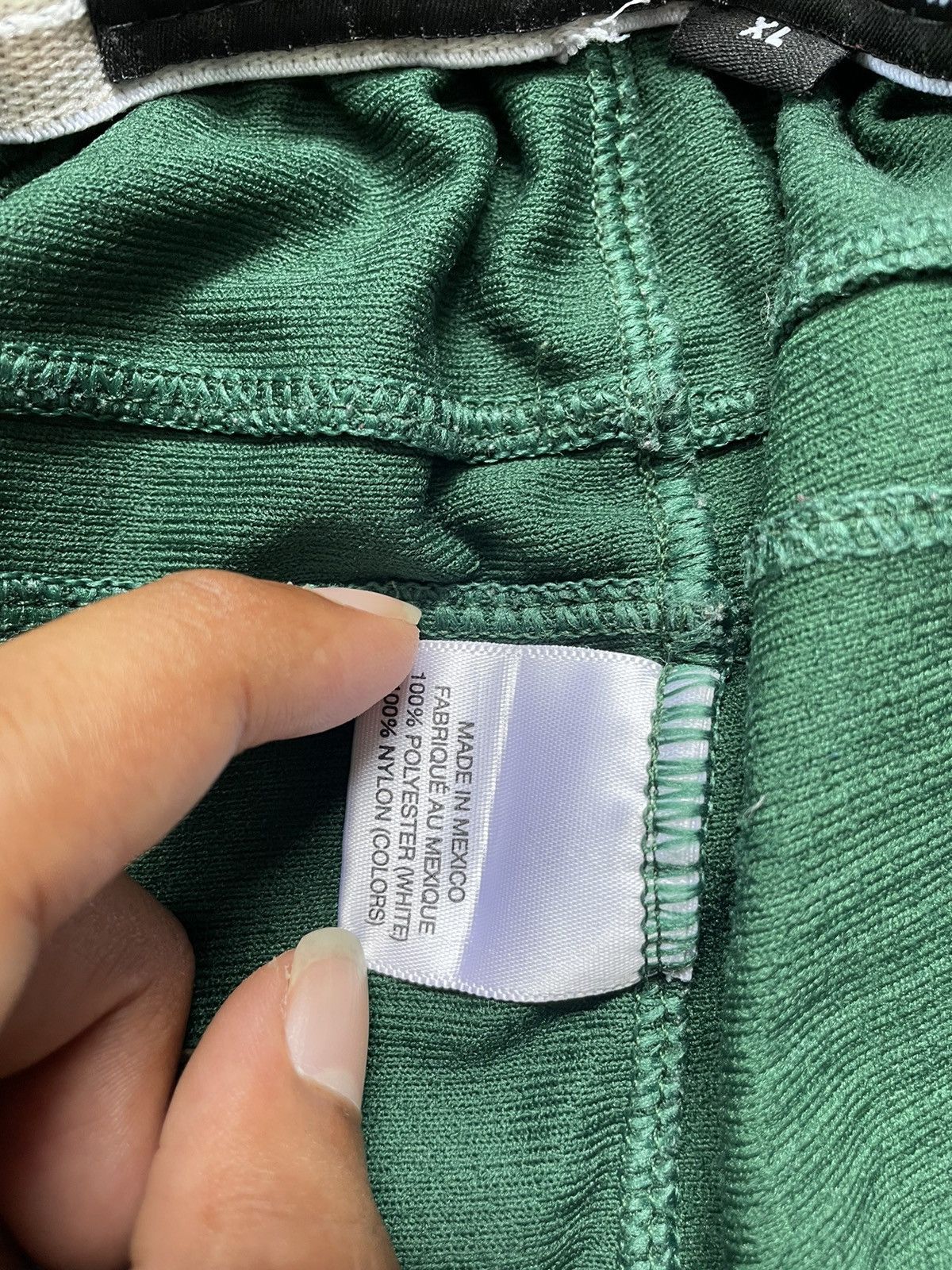 Under Armour Secondhand Under Armour Authentic Green Nylon Shorts Pants Size US 38 / EU 54 - 4 Thumbnail