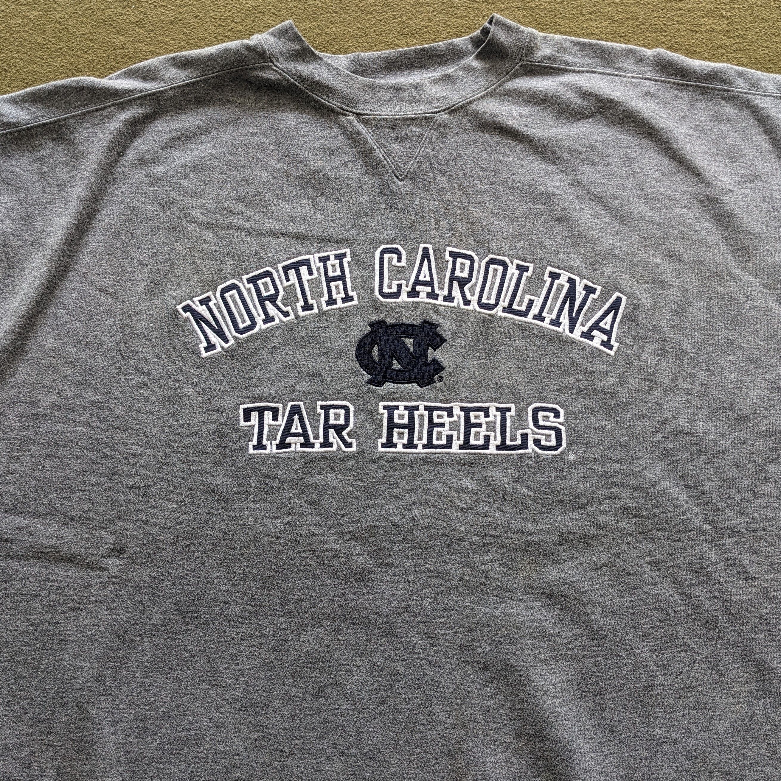 Other Vintage NORTH CAROLINA TAR HEELS Sweatshirt Size US XXL / EU 58 / 5 - 2 Thumbnail