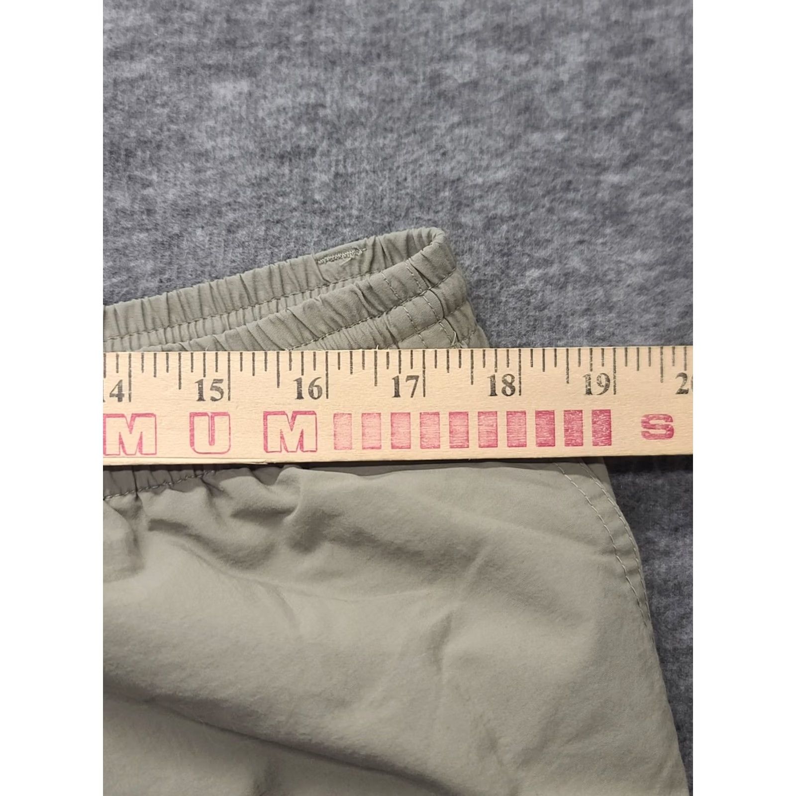 Vintage Columbia PFG Cargo Pants Mens XL Regular Beige Nylon 34x32 Zip Convertible Outdoors Lightweight Moisture Wicking Pockets Size US 36 / EU 52 - 5 Thumbnail