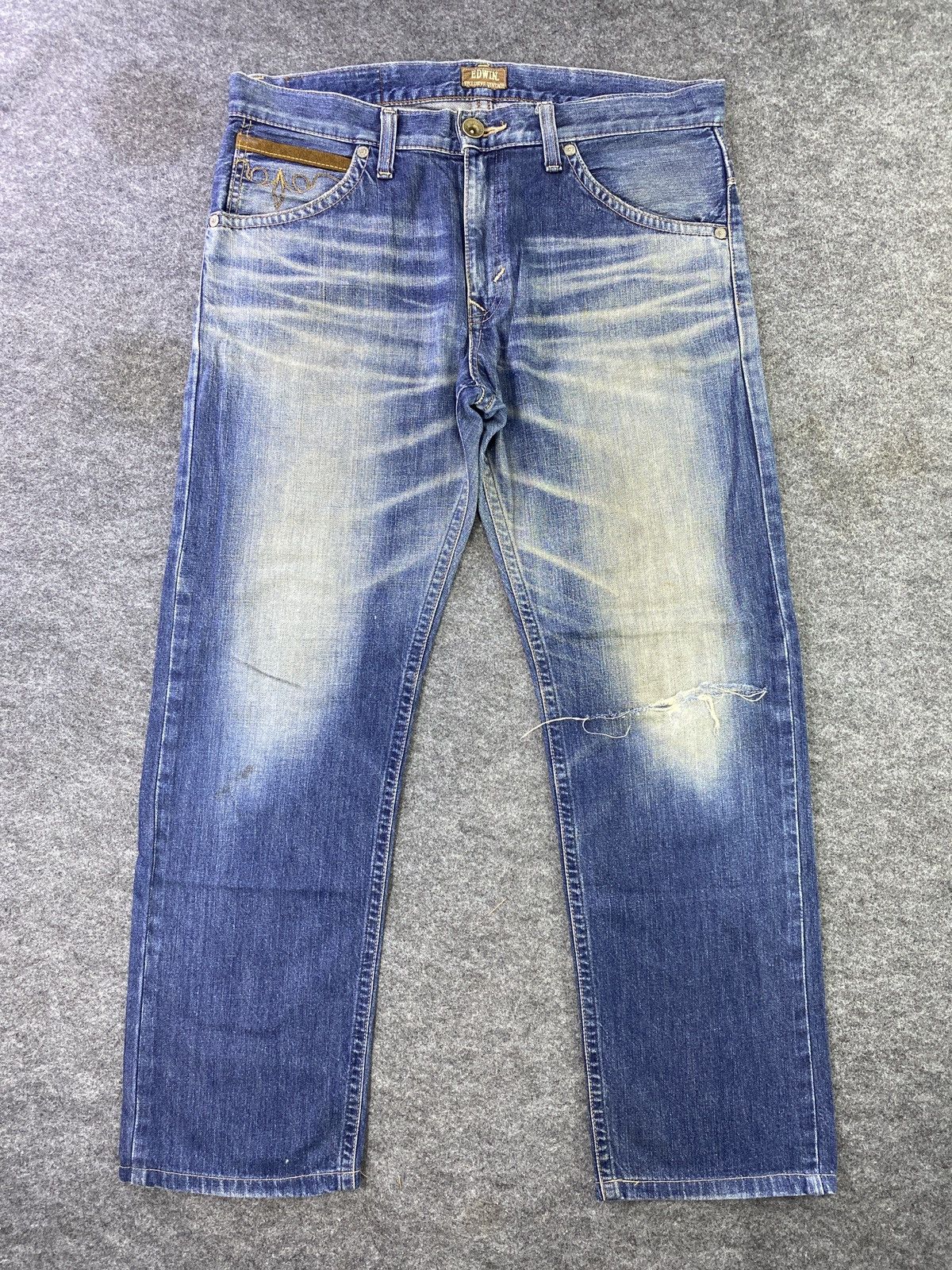 Edwin Edwin Exclusive Vintage Distress Blue Wash Denim - J867 Size US 38 / EU 54 - 1 Thumbnail