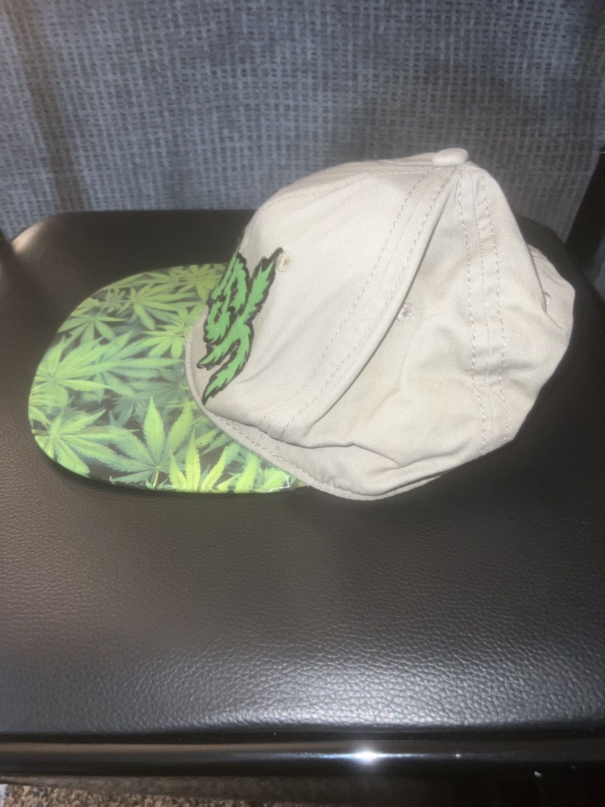 Hypebeast Bioworld Merch 3D Kush Original Snapback Size ONE SIZE - 6 Thumbnail