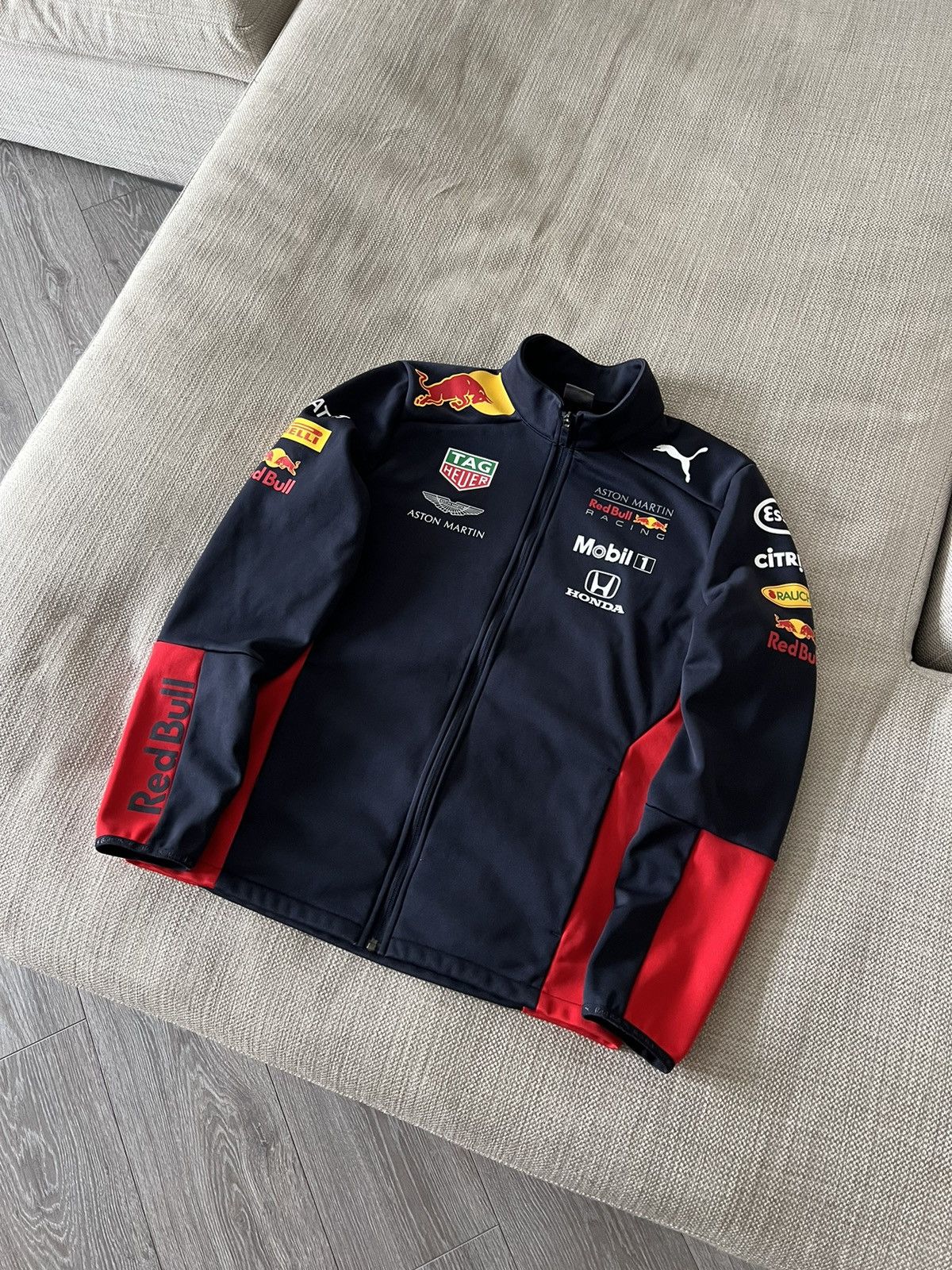 Aston Martin Red Bull Racing HONDAジャケット Amazon.com: Castore Red Bull Racing F1 2023 Team Rain Jacket