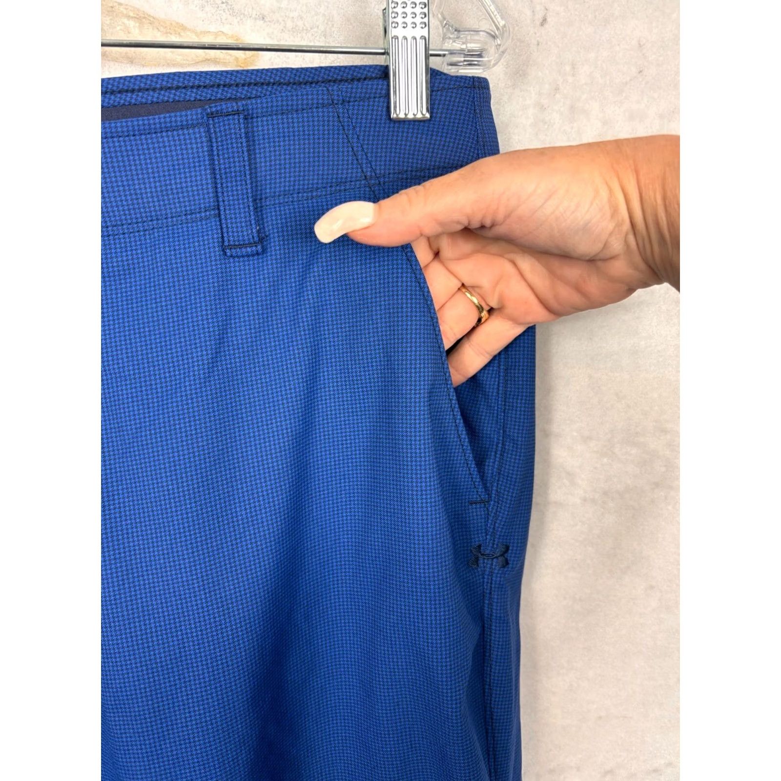 Under Armour Under Armour Golf Pants Loose Fit Activewear Mens 34x27 Blue Check Chino Belted Size US 34 / EU 50 - 8 Thumbnail