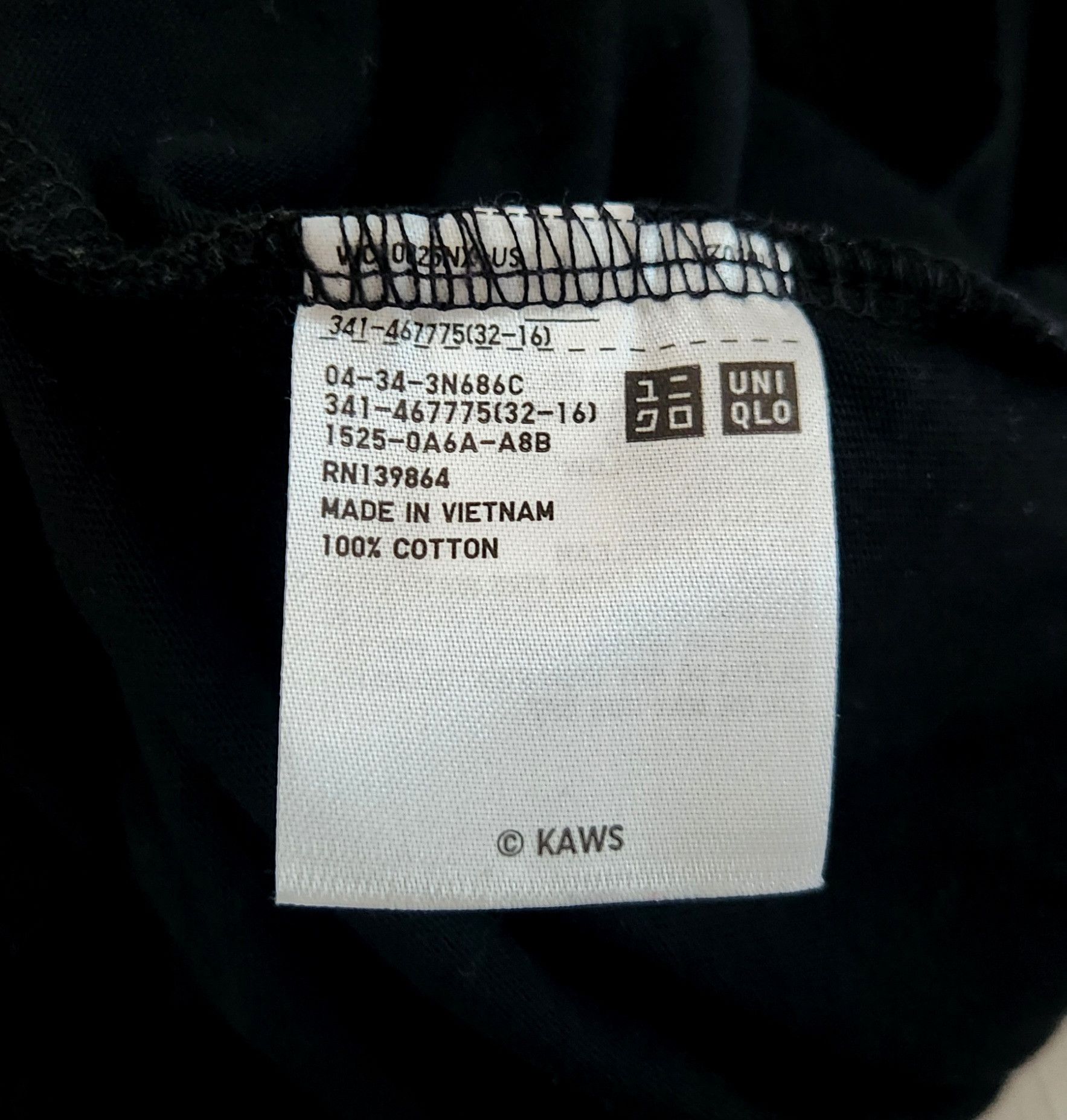 Kaws × Uniqlo KAWS X Uniqlo Companion Limited Edition UT Black SZ Large Size US L / EU 52-54 / 3 - 7 Thumbnail