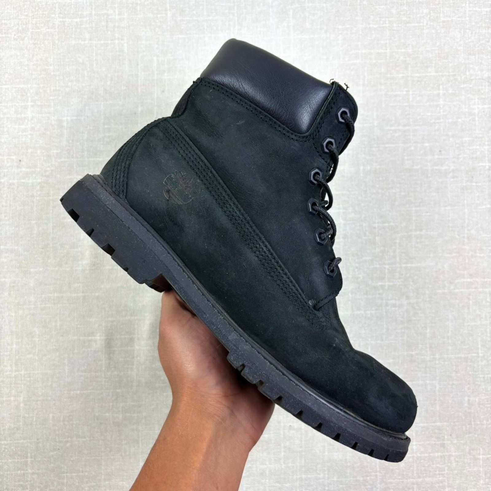 Timberland 🐈‍⬛ 2022 Timberland 6 Inch “Black Nubuck” 7.5M Size US 7.5 / EU 40-41 - 1 Thumbnail