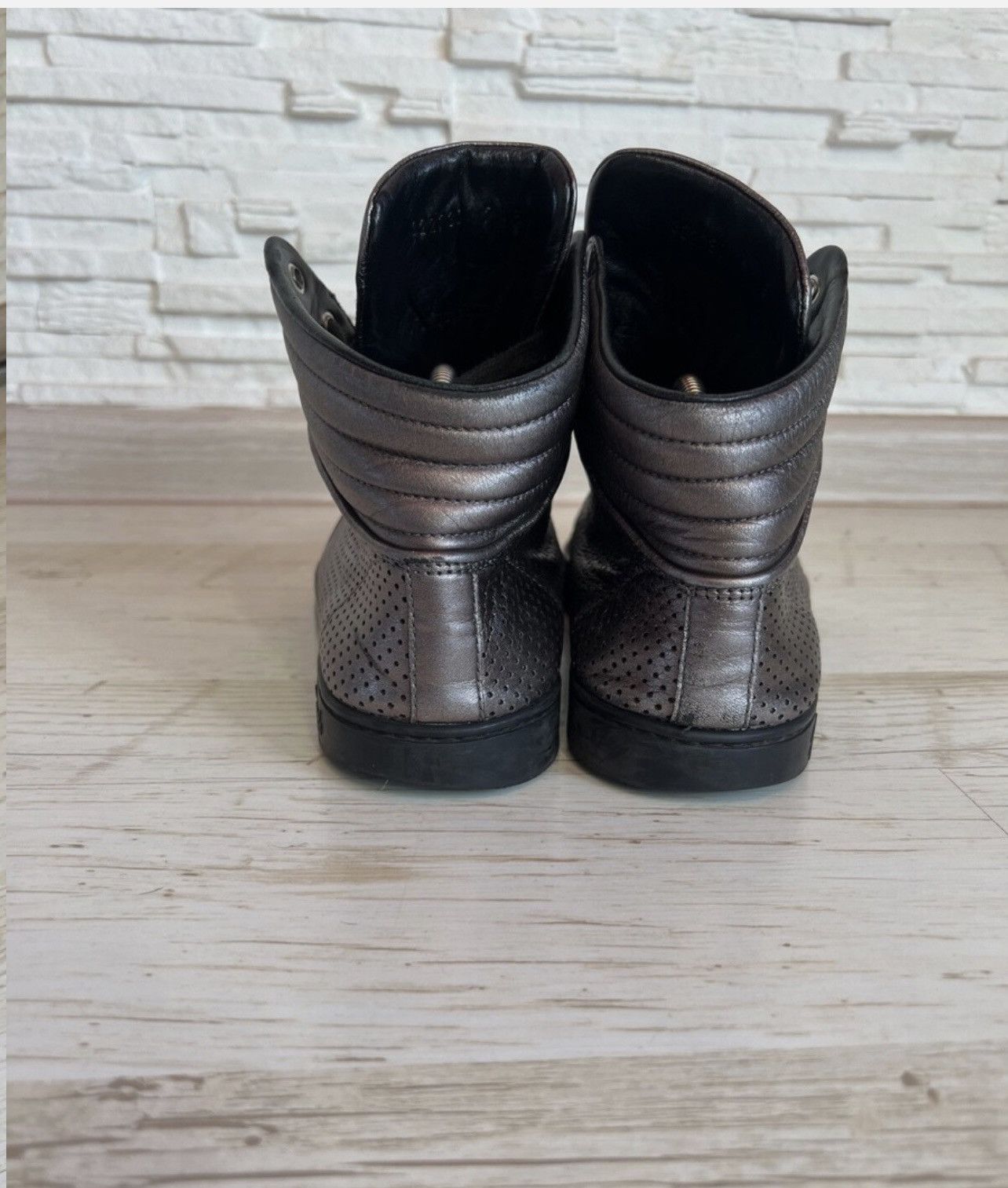 Gucci Gucci Metallic Leather Sneakers – Size 7 Size US 8 / EU 41 - 11 Thumbnail