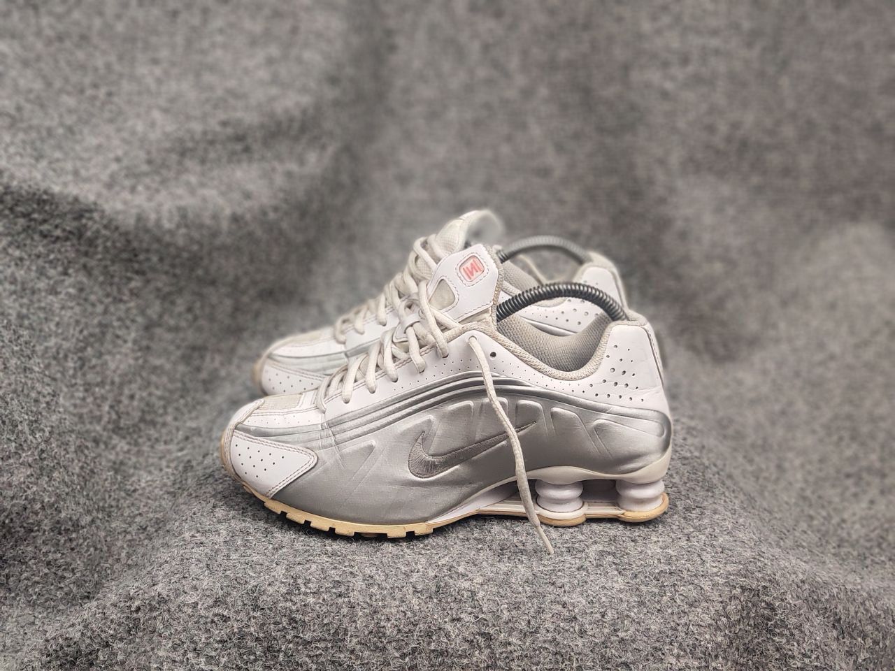 Nike Nike Shox R4 White Metallic Vintage Y2K Style Sneakers shoes Size US 5.5 / IT 35.5 - 10 Thumbnail