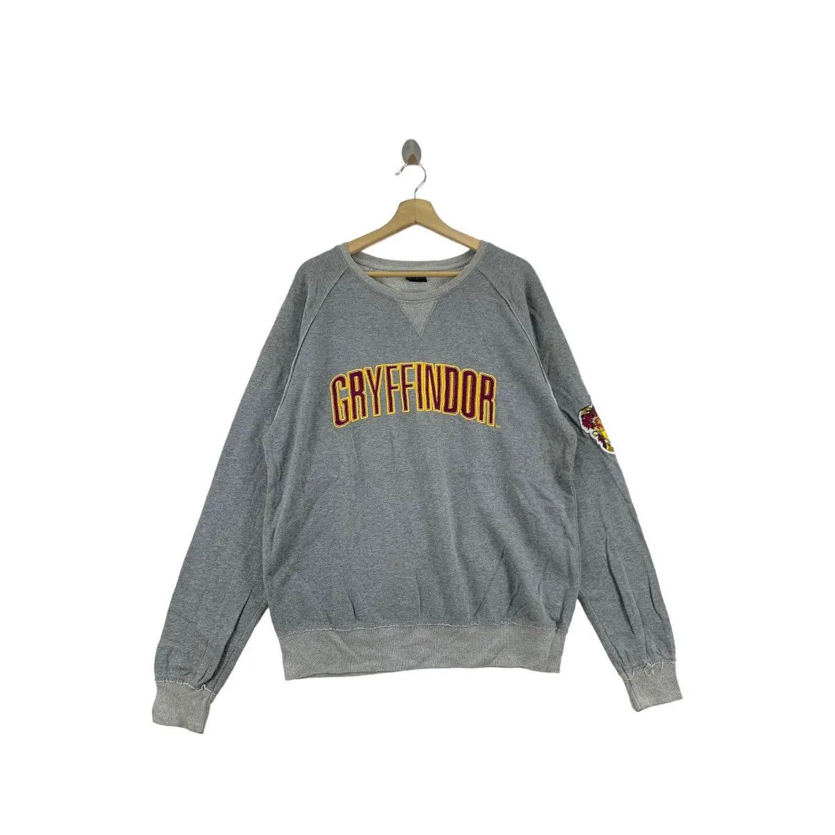 Vintage Vintage HARRY POTTER GRYFFINDOR Crest Sweatshirt Size L / US 10 / IT 46 - 1 Thumbnail