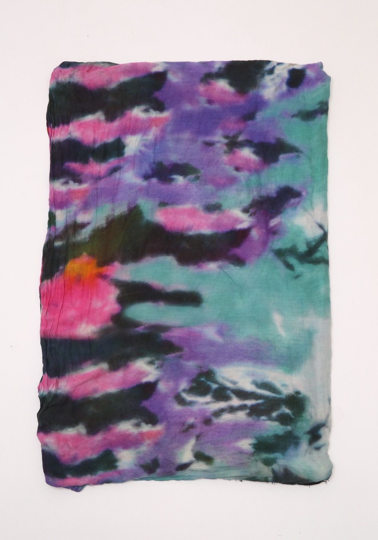 Louis Vuitton Louis Vuitton Tie-Dye Camo Monogram Scarf Size ONE SIZE - 5 Thumbnail