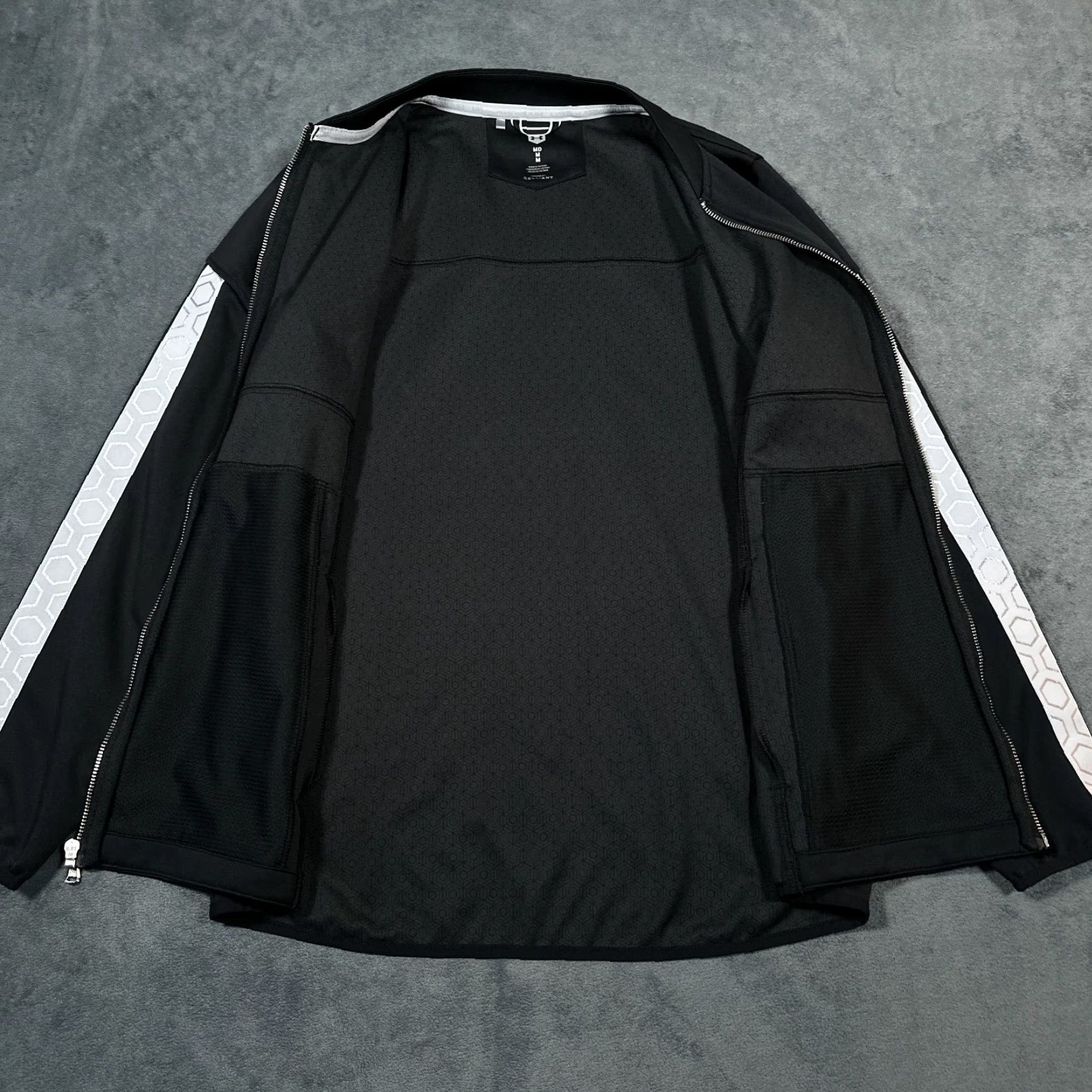 Under Armour Under Armour UA Rush Jacket Mens Medium Black Boston College Eagles Running Size US M / EU 48-50 / 2 - 6 Thumbnail