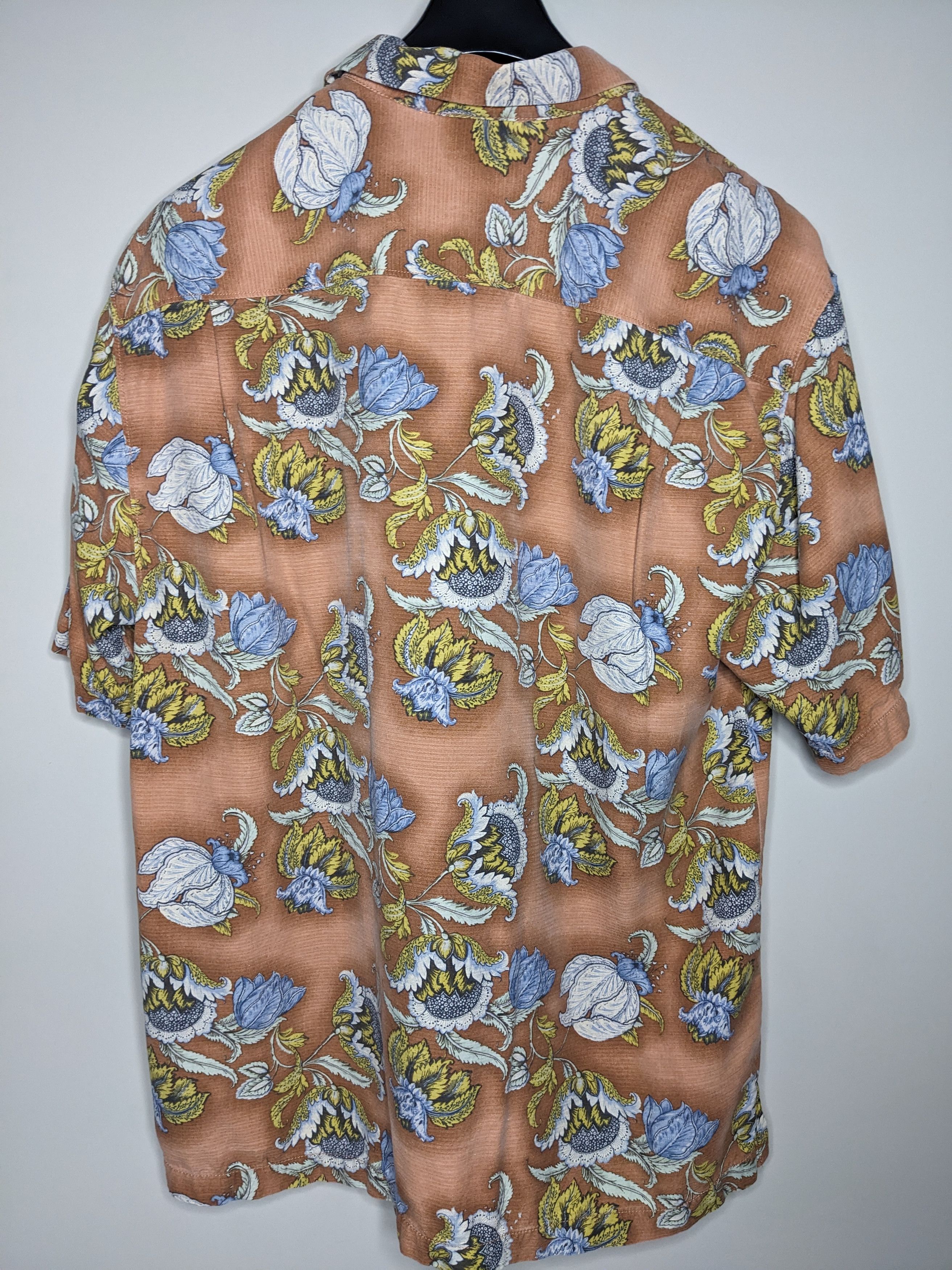 Tommy Bahama Tommy Bahama Camp Shirt Silk Floral Size Large Hawaiian Size US L / EU 52-54 / 3 - 6 Thumbnail