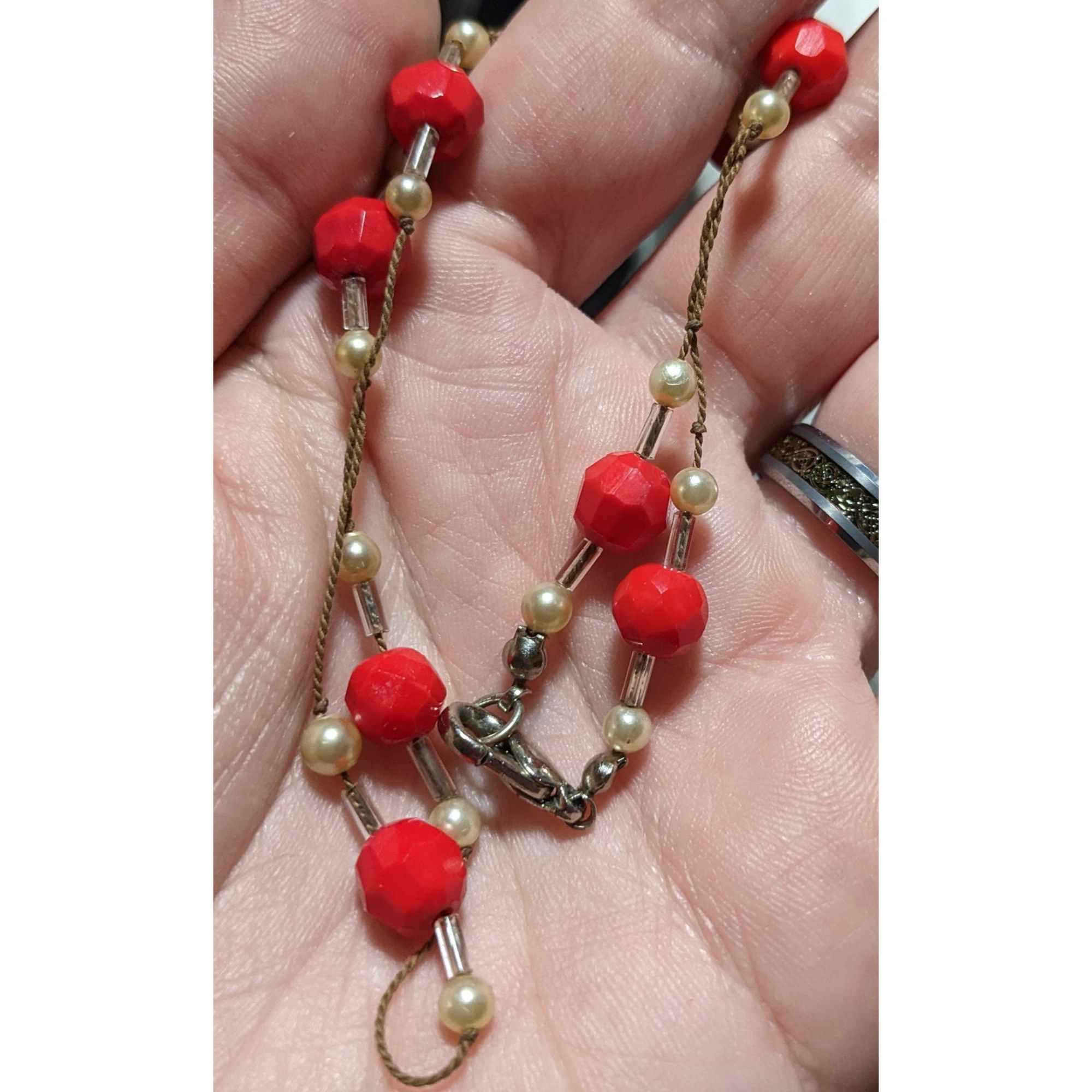 Other Minimalist Red And White Glass Pearl Beaded Necklace Size ONE SIZE - 5 Thumbnail