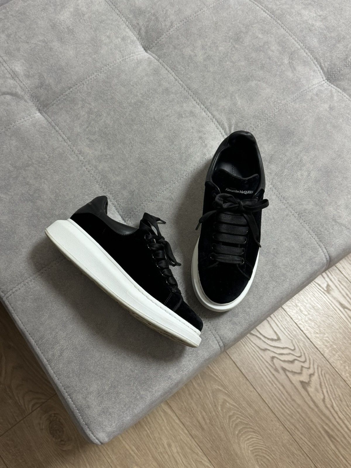Alexander McQueen Rare Alexander McQueen Black Velvet Sneakers Shoes 40 Size US 9 / IT 39 - 2 Thumbnail