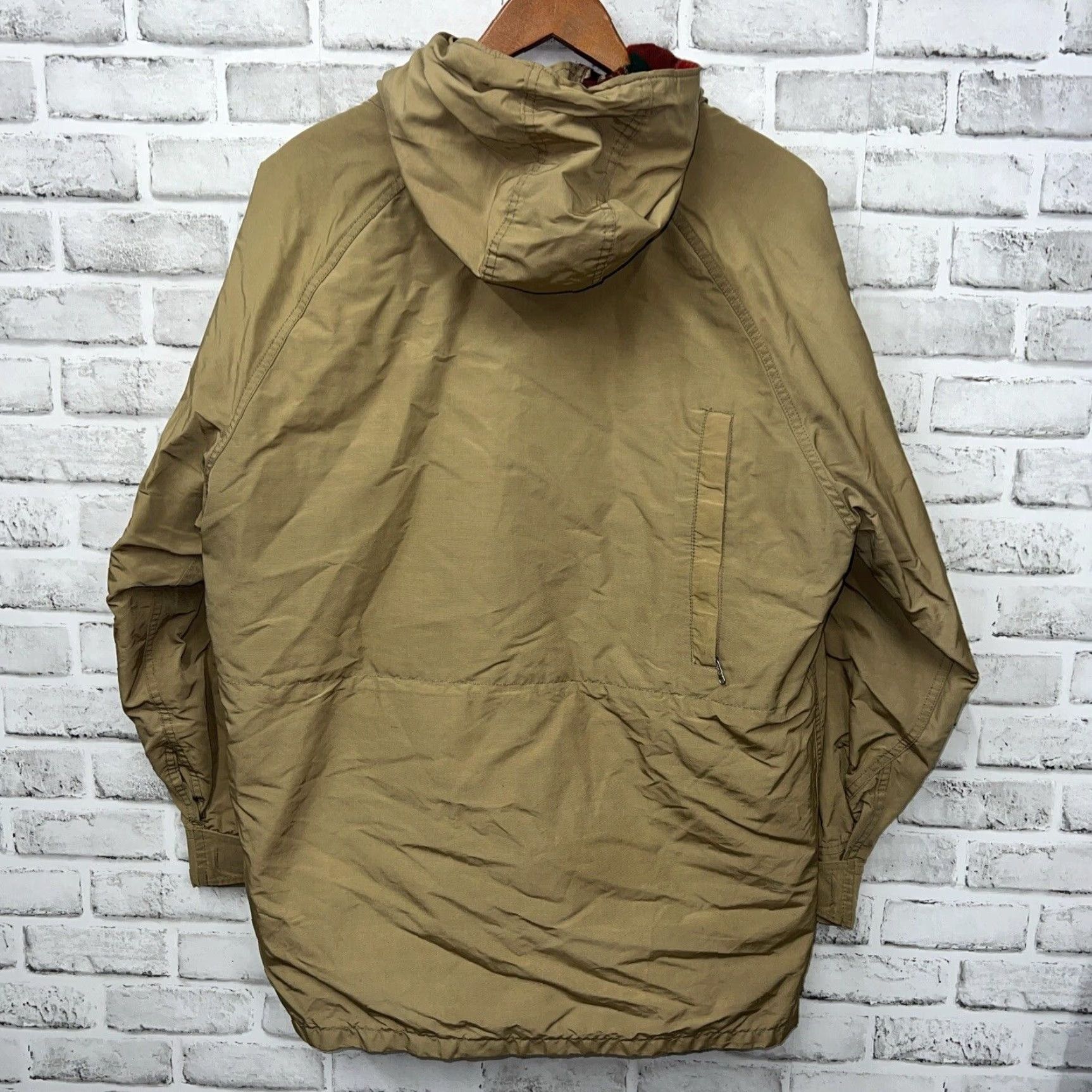 Vintage VINTAGE Woolrich Jacket Parka Wool Red Plaid Full Zip L Mens Size L Red Plaid Vintage Parka Mens L Size US L / EU 52-54 / 3 - 5 Thumbnail