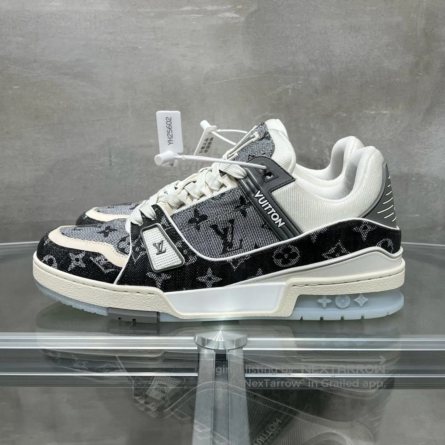 Louis Vuitton Louis Vuitton Trainer Gray-and-White Jeans shoes Size US 8 / EU 41 - 3 Thumbnail