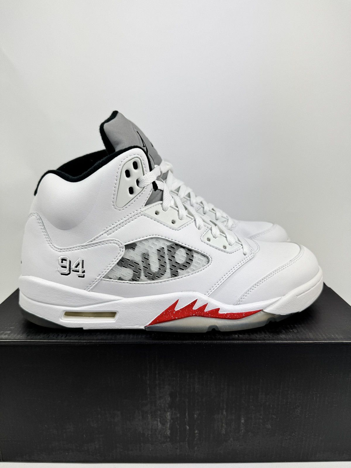 Jordan Brand JORDAN 5 RETRO SNEAKERS Size US 10 / EU 43 - 1 Thumbnail