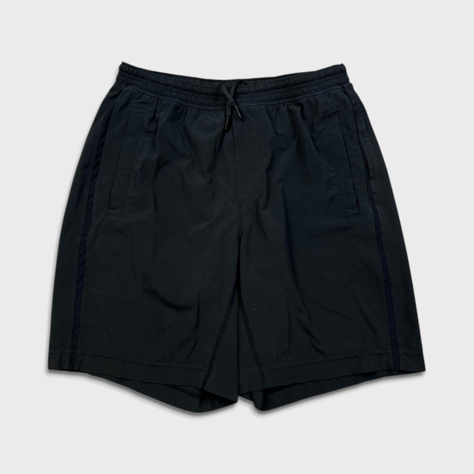 Lululemon Lululemon Shorts Large Athletic Sportswear Pocketed Lined Size US 30 / EU 46 - 1 Thumbnail