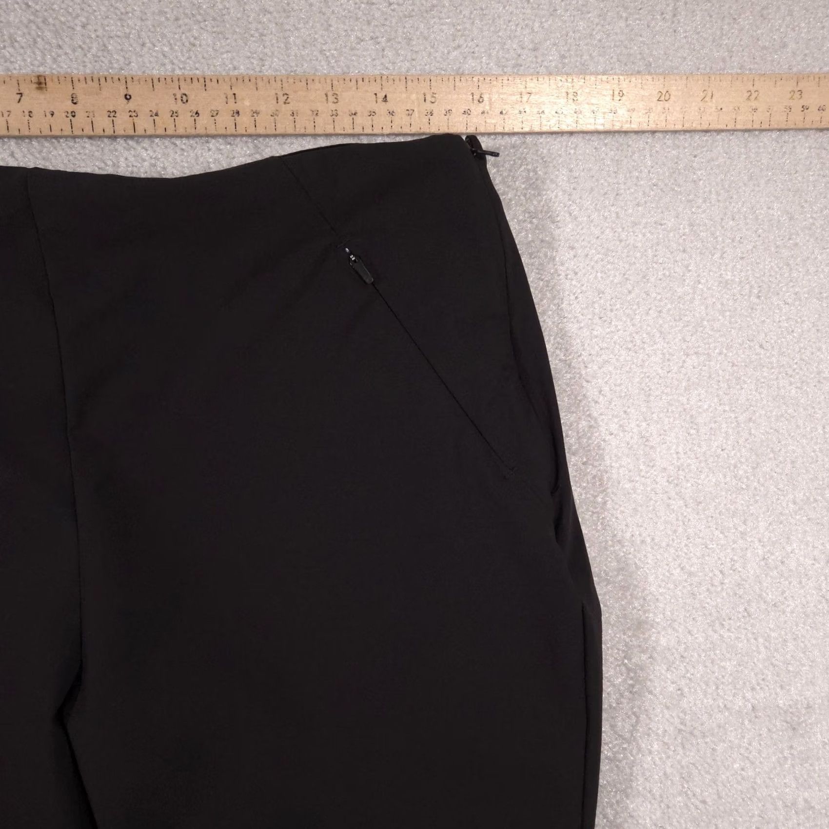 Vintage Duluth Trading Pants Womens 14 Black Nylon Stretch Hiking Tapered Ankle Pants Size 36" / US 14 / IT 50 - 6 Thumbnail