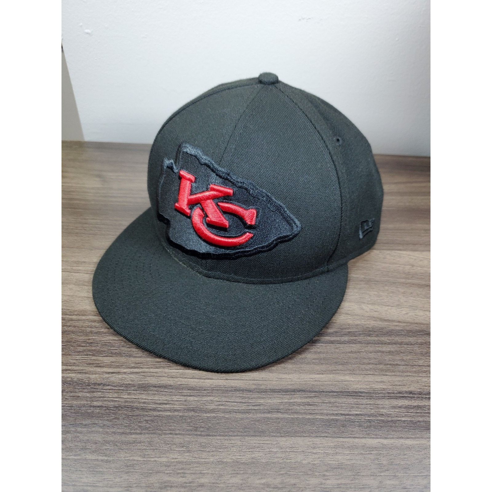 NFL × New Era Kansas City Chiefs Black & Red 9Fifty Snapback Hat Cap Size ONE SIZE - 1 Thumbnail