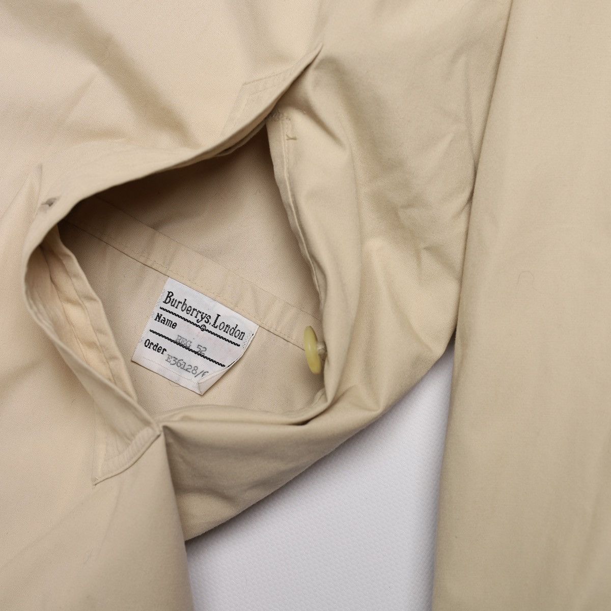 Burberry Burberry Vintage Beige Trench Coat 52 size Jacket Size US L / EU 52-54 / 3 - 10 Thumbnail