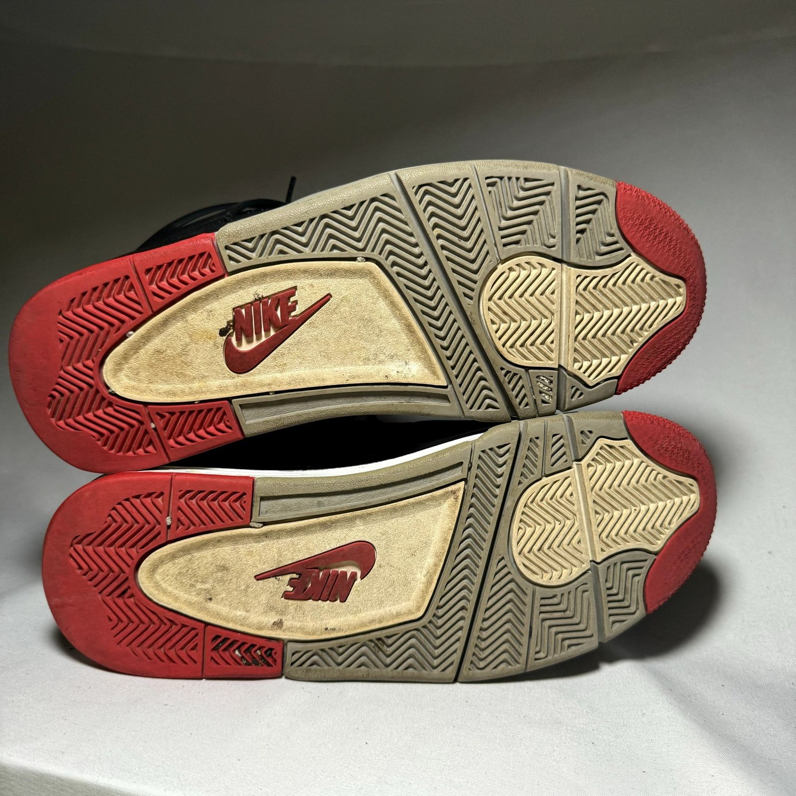 Jordan Brand × Nike Size 9.5 - Nike Air Jordan 4 Retro OG Bred 2019 Men's Shoes Size US 9.5 / EU 42-43 - 7 Thumbnail