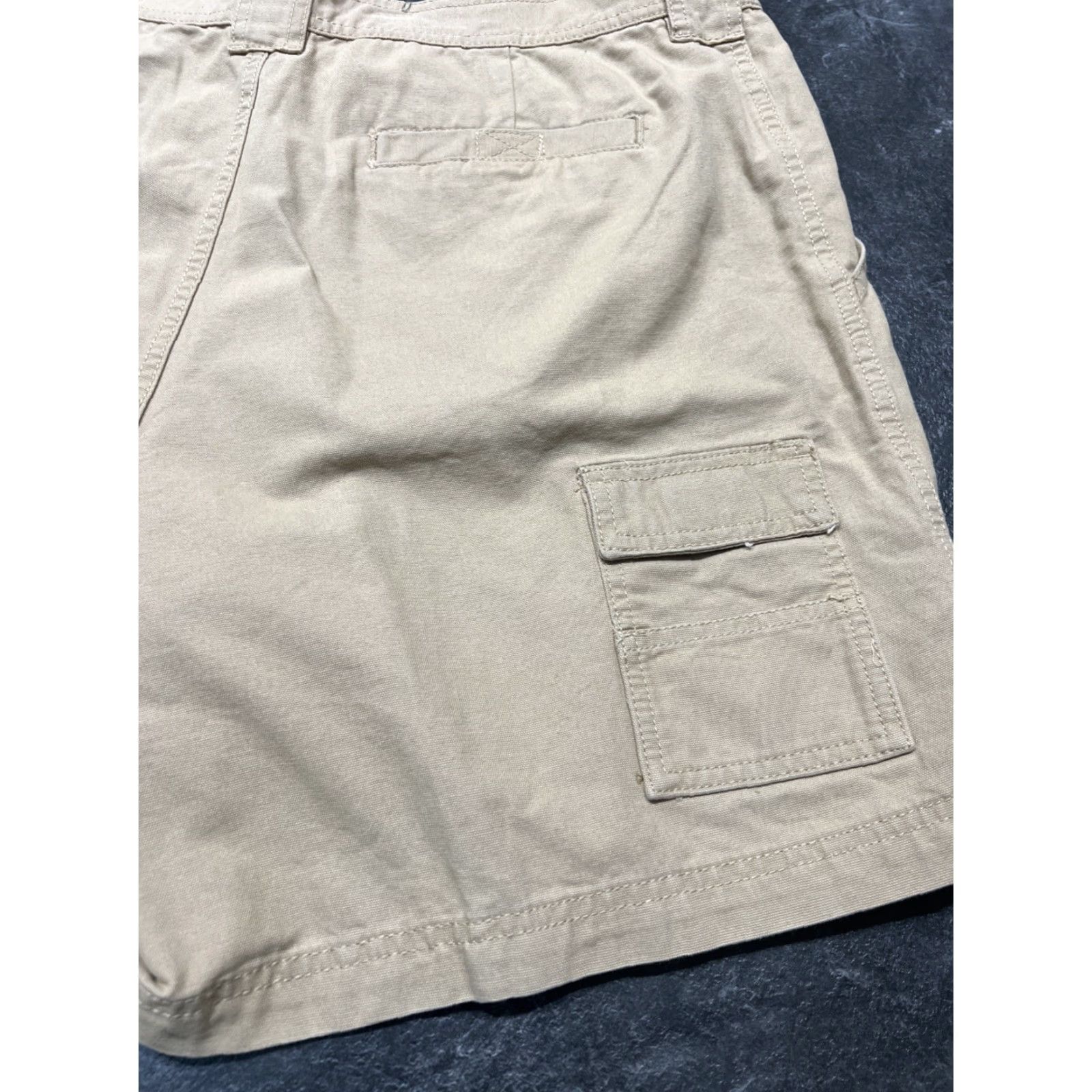 Vintage Saddlebred Casual Cargo Shorts 40x7 40W Beige Men Regular 40 7” Khaki Casual Saddlebred Mens Size US 40 / EU 56 - 3 Thumbnail