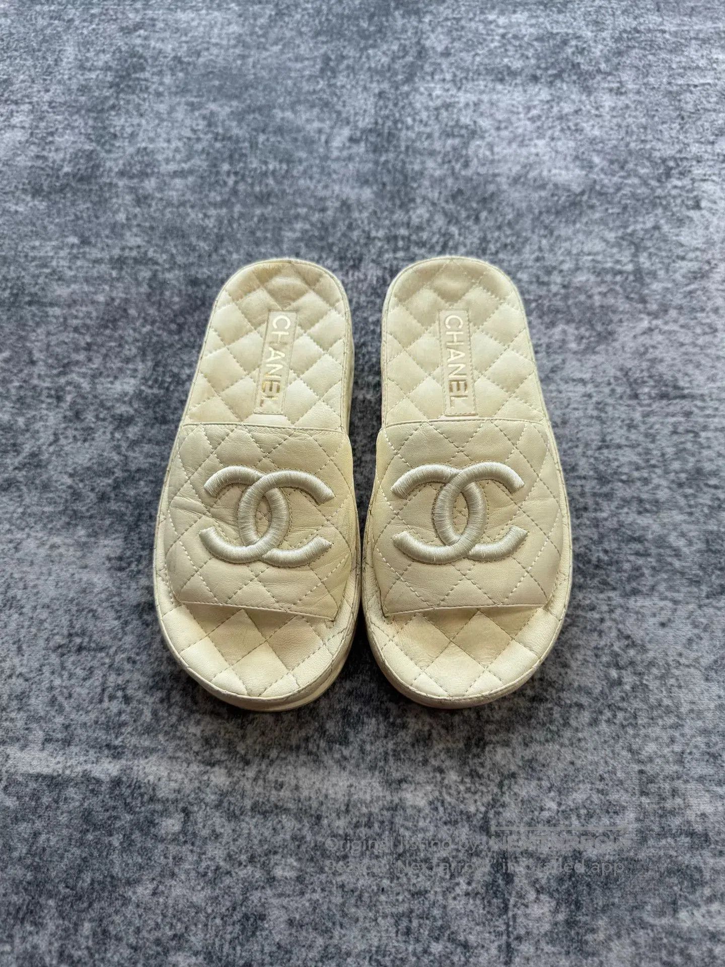 Chanel Chanel Quilted Lambskin Slippers. Size US 4 / IT 34 - 1 Thumbnail