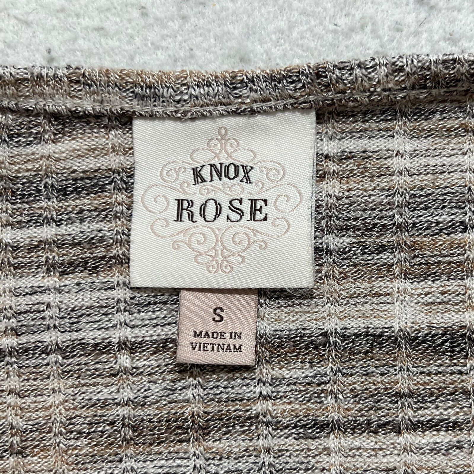 Target Basics Knox Rose Pullover Sweater V Neck Beige Striped Top Size S / US 4 / IT 40 - 3 Thumbnail