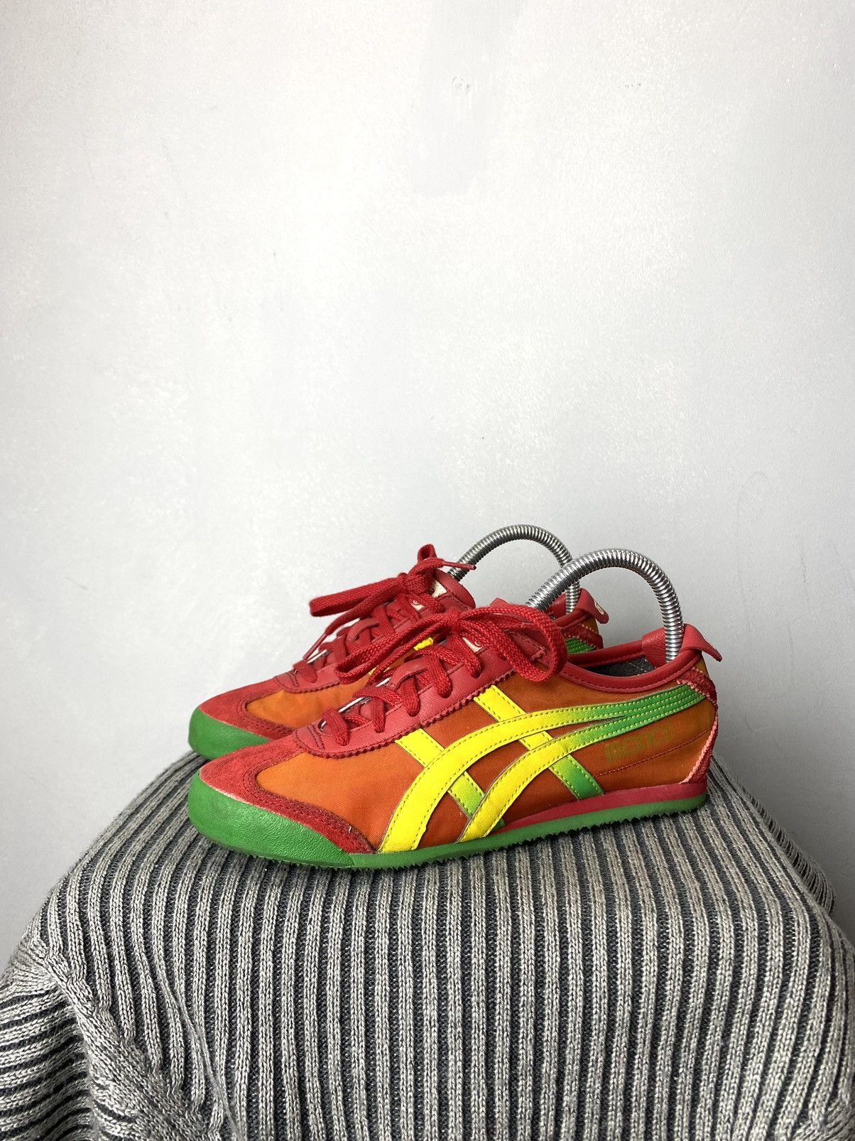 Asics Rare! Vintage Onitsuka Tiger Low Top Sneakers Asics Size US 7 / IT 37 - 1 Thumbnail