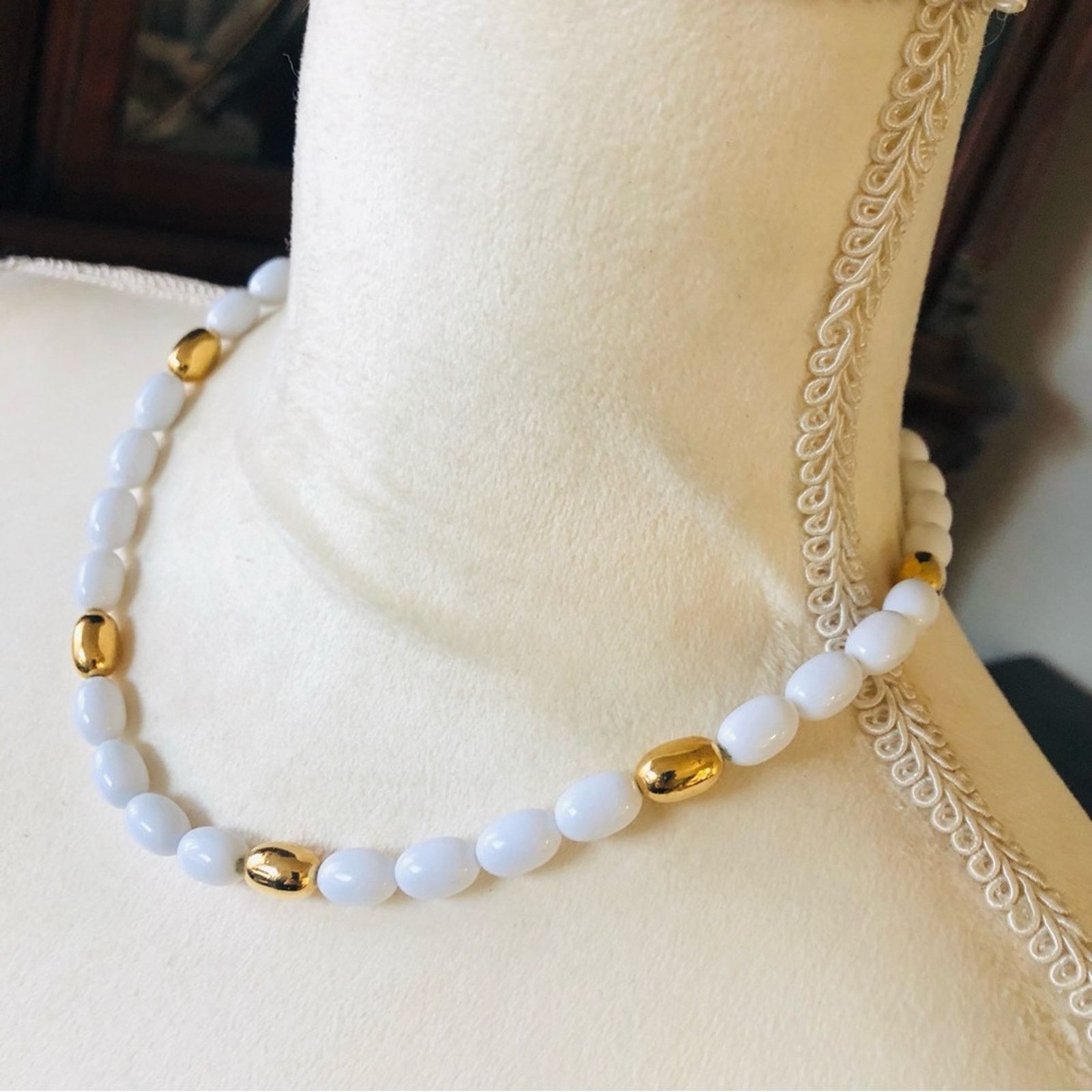 Vintage Vintage Napier white and gold barrel bead necklace Size ONE SIZE - 4 Thumbnail
