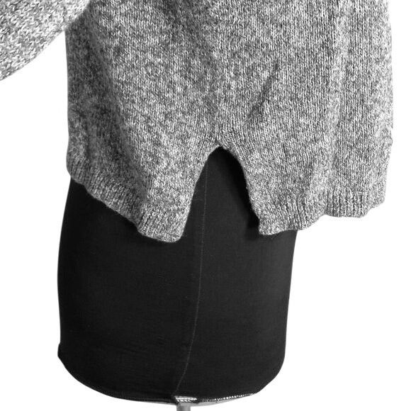 Hollister Hollister Size XS Womens Gray Knit Sweater White Cheetah Gra Size XS / US 0-2 / IT 36-38 - 4 Thumbnail