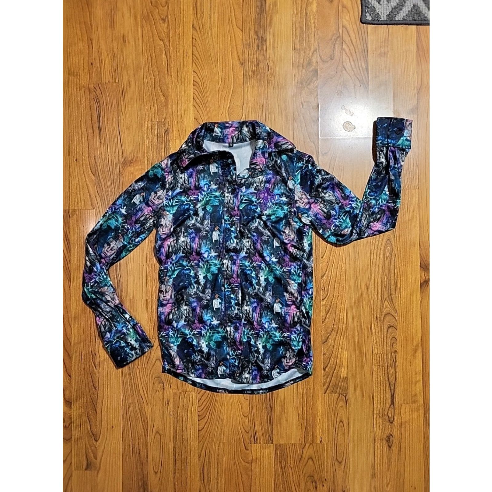 Vintage Justin Beiber LS Shirt Button-Up All Over Print Polyester Disco-style Small Mens Size US S / EU 44-46 / 1 - 4 Thumbnail