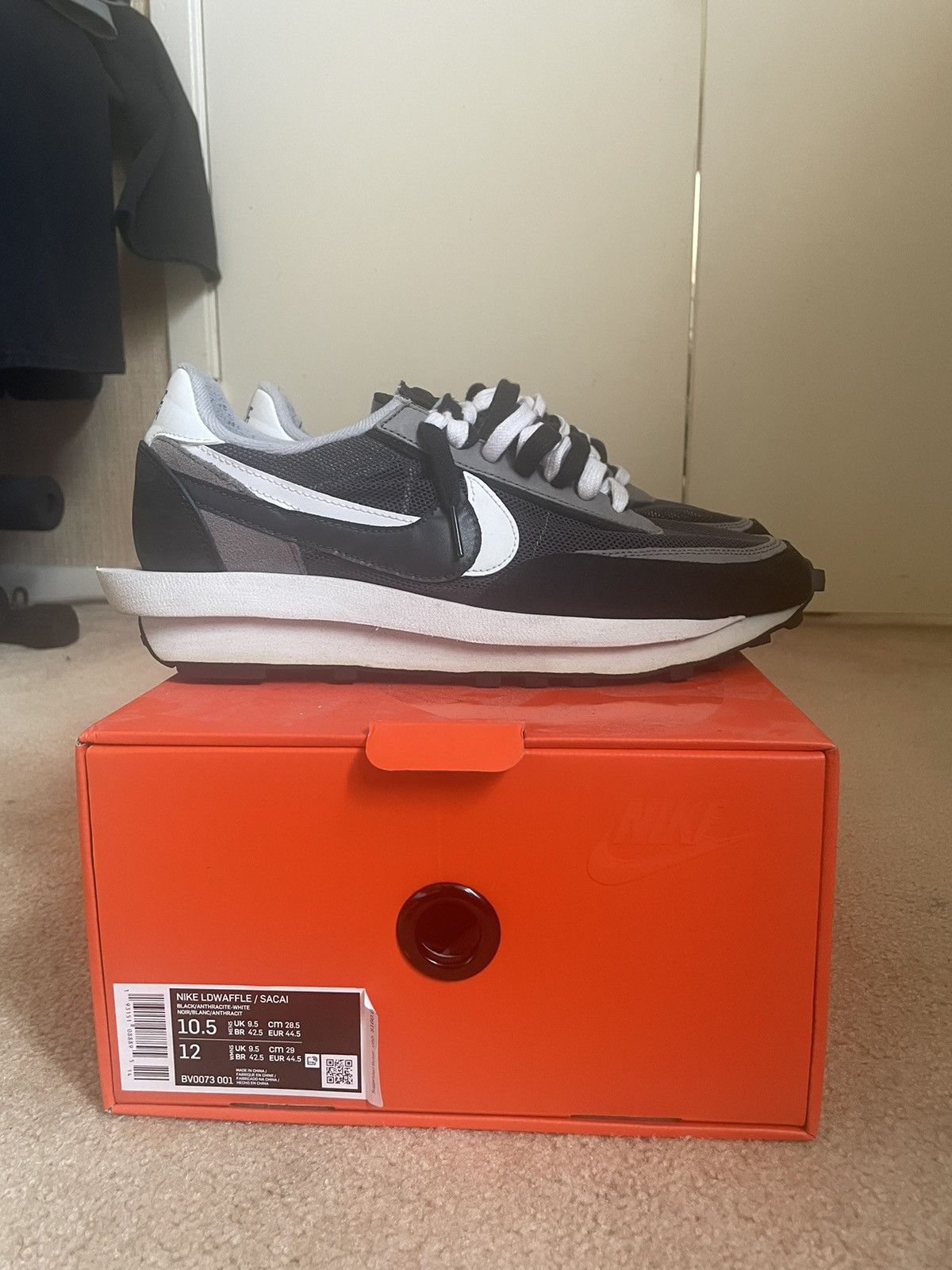Nike × Sacai Nike sacai x LDWaffle ‘Black’ size 10.5 Size US 10.5 / EU 43-44 - 2 Thumbnail