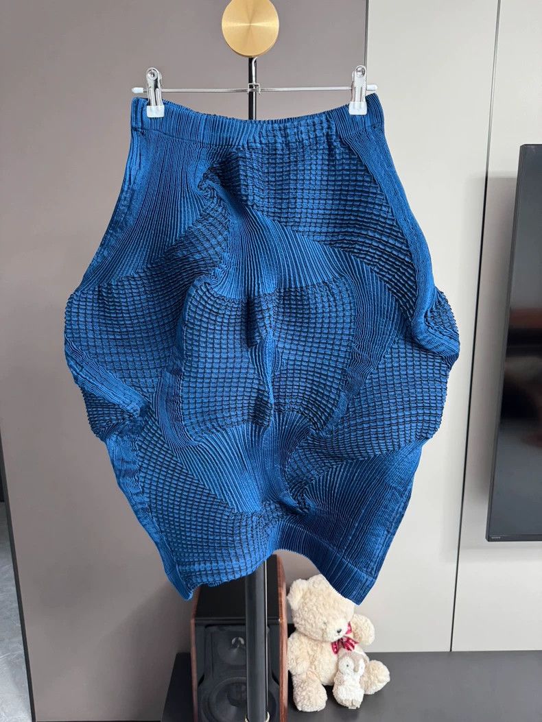 Issey Miyake Issey Miyake size:2 Blue flower bud top Size XS / US 0-2 / IT 36-38 - 6 Thumbnail