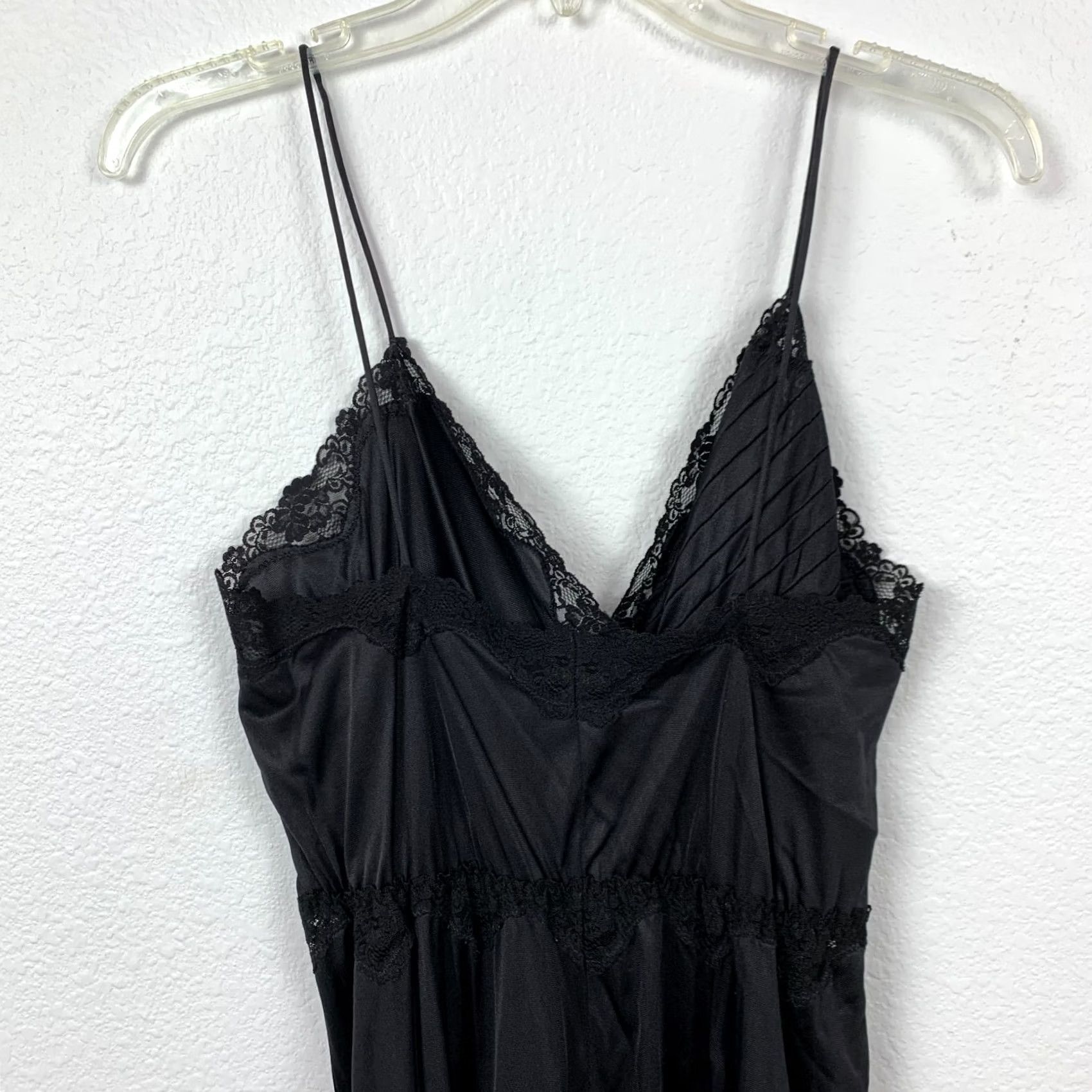 Vintage VINTAGE Jenelle of California Black Long Lace Nightgown Nylon Tricot Nightgown Lace 1970s Womens Size ONE SIZE - 3 Thumbnail