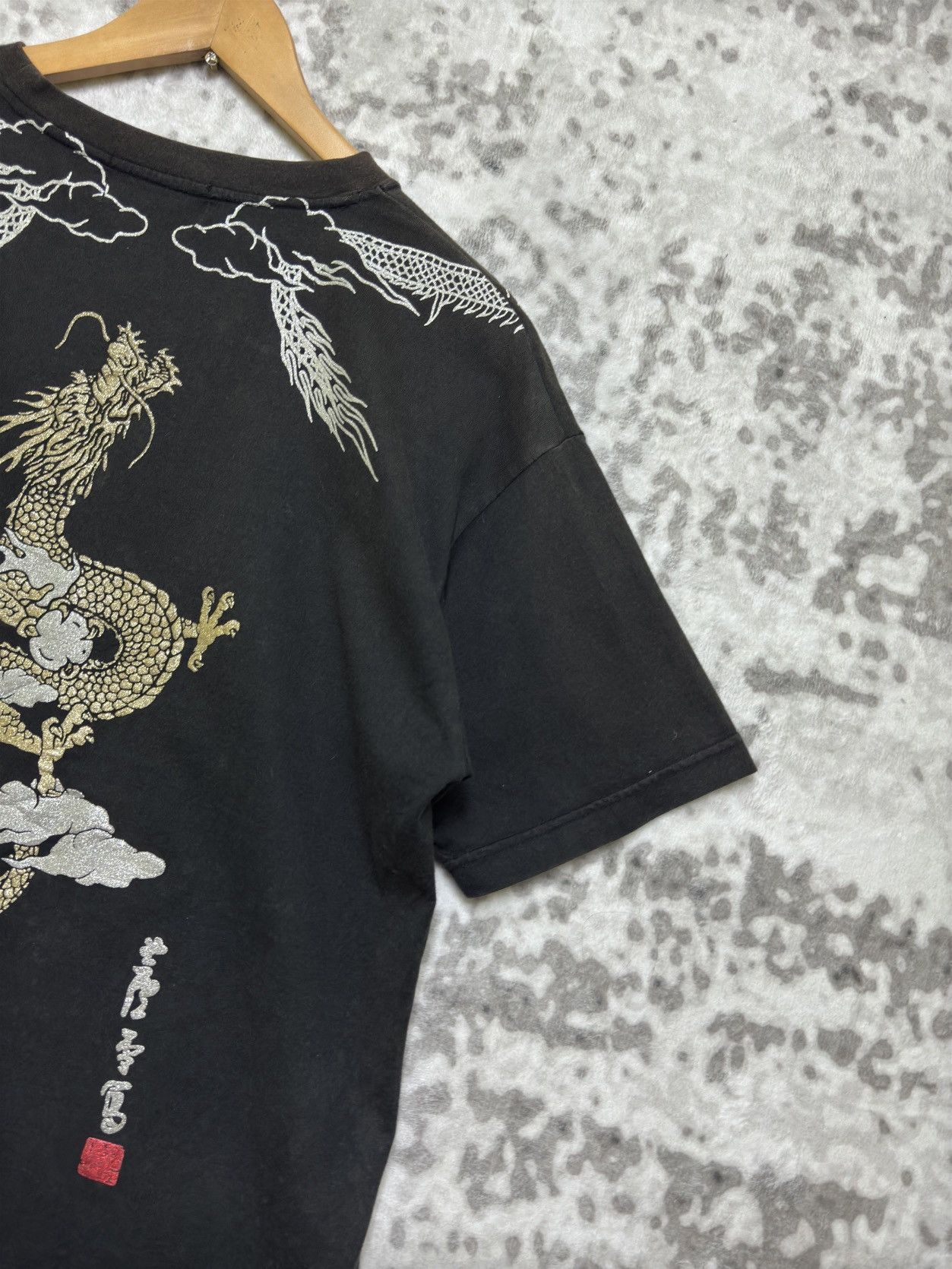 Japanese Brand Vintage Faded Wajinden Gold and Silver Dragon Tee Size US M / EU 48-50 / 2 - 10 Thumbnail