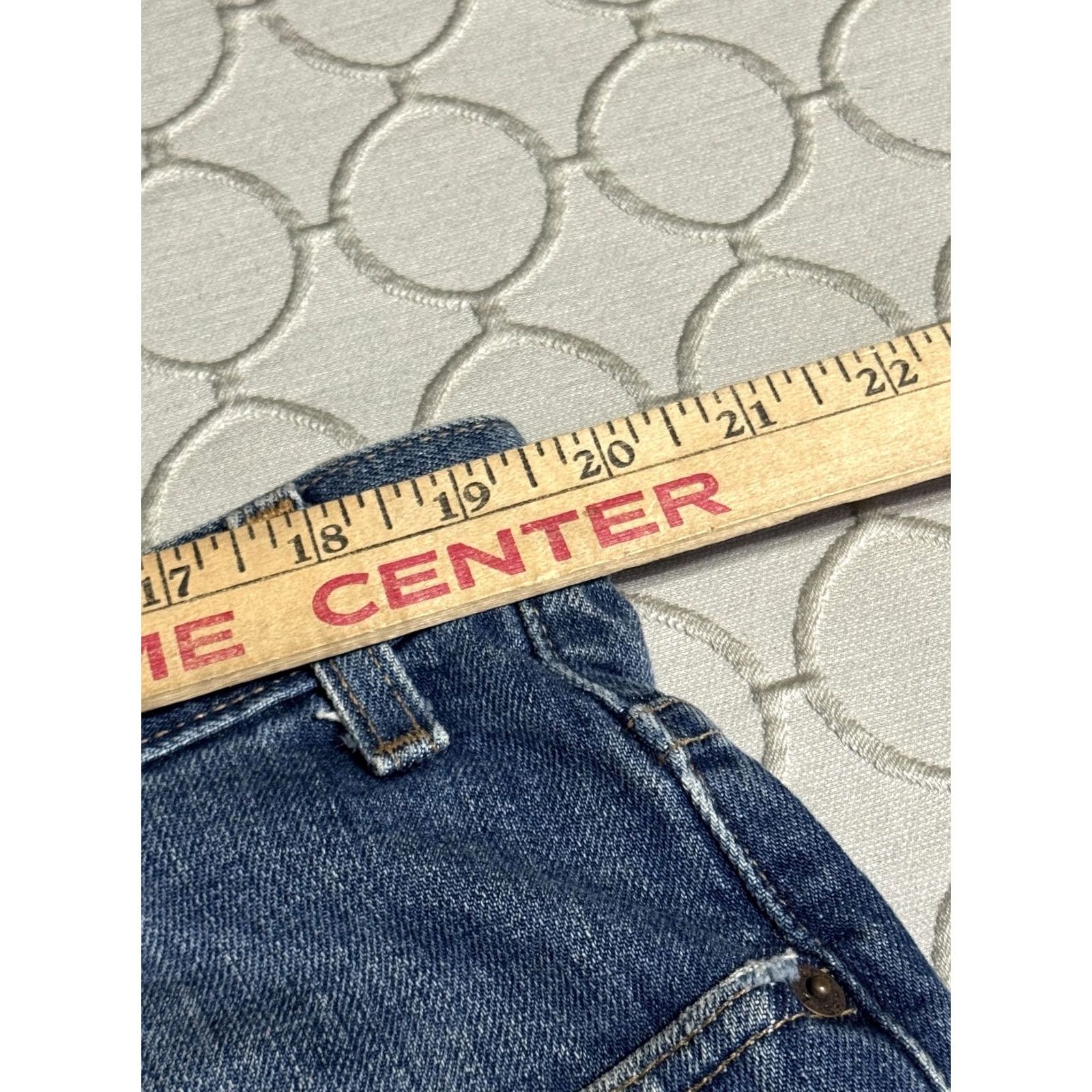 Levi's Levi's 569 Denim Shorts Mens 38 Loose Straight 5 Pocket Bermuda Casual Slim Relaxed Fit Blue 12in Inseam Mens Size US 38 / EU 54 - 7 Thumbnail