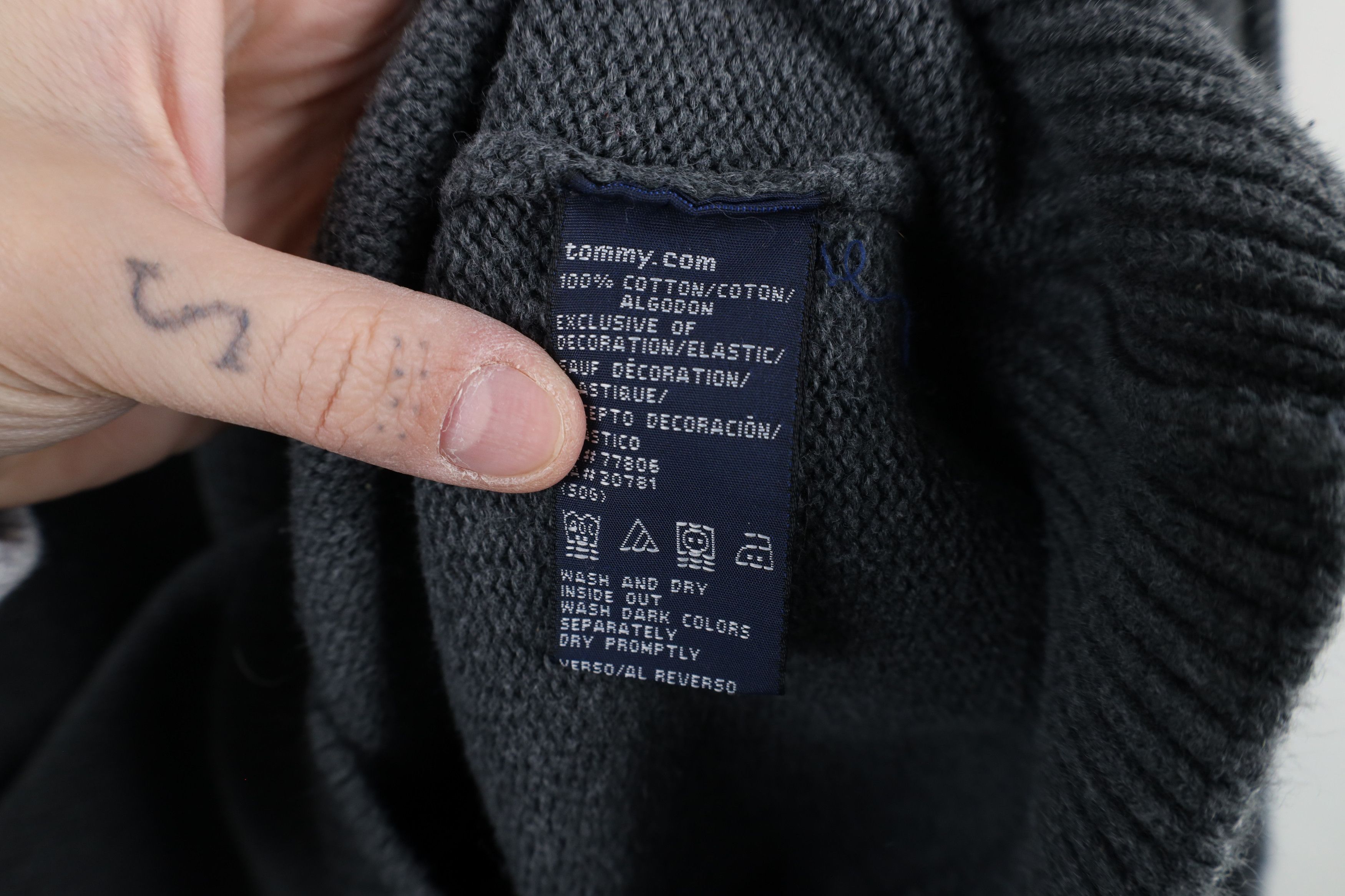 Tommy Hilfiger × Vintage Vintage 90s Tommy Hilfiger Cotton Knit Crewneck Sweater Gray Size US XL / EU 56 / 4 - 7 Thumbnail