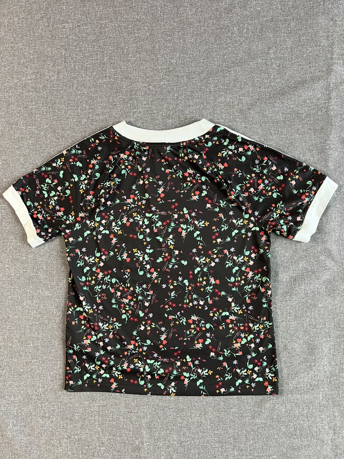 Adidas Adidas Originals Floral Print T-Shirt 🌸 Size XS — Like New Size XS / US 0-2 / IT 36-38 - 2 Thumbnail