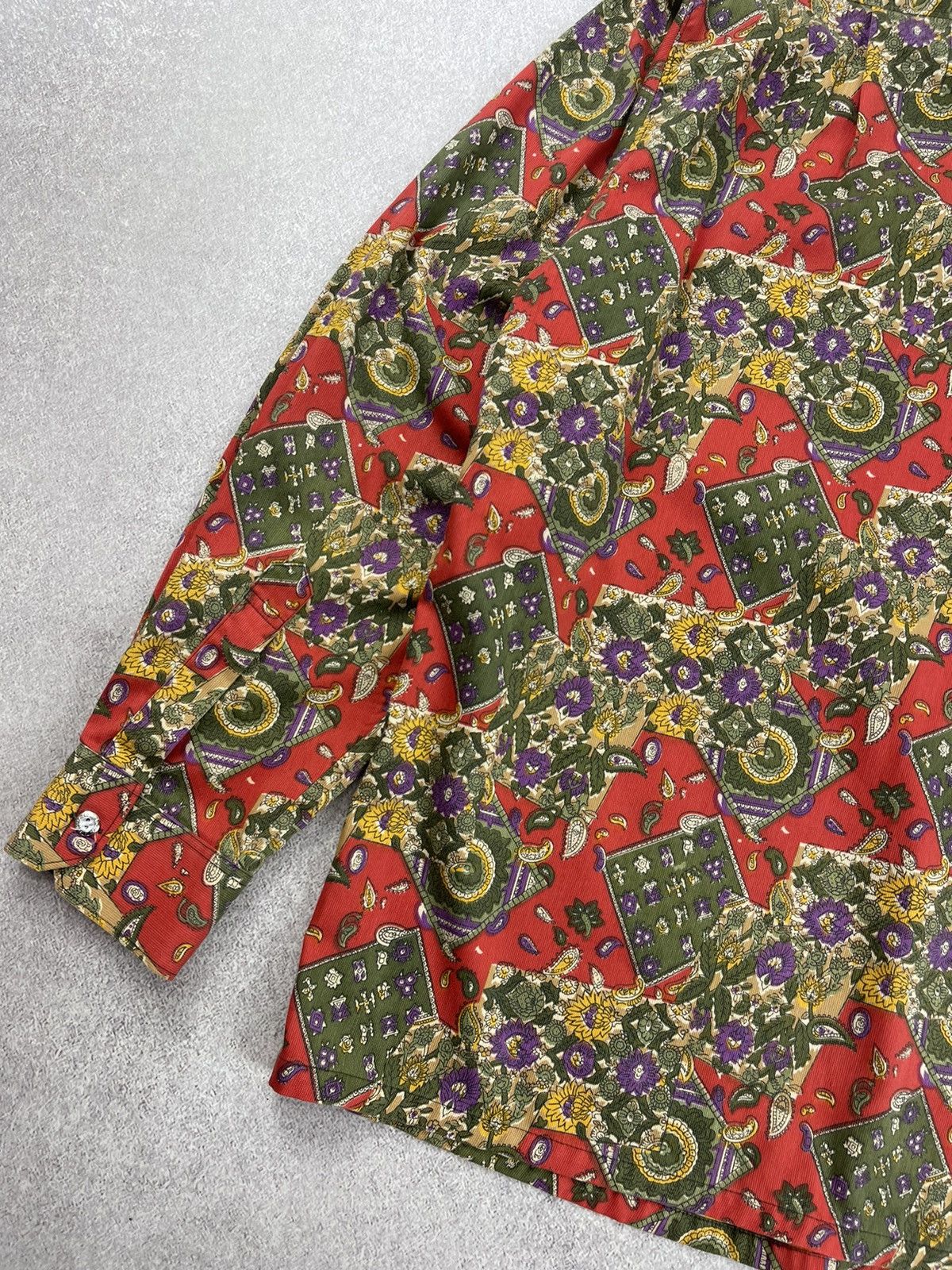 Valentino Vintage Valentino Floral Long Sleeve Short Size 42 Size US XL / EU 56 / 4 - 11 Thumbnail