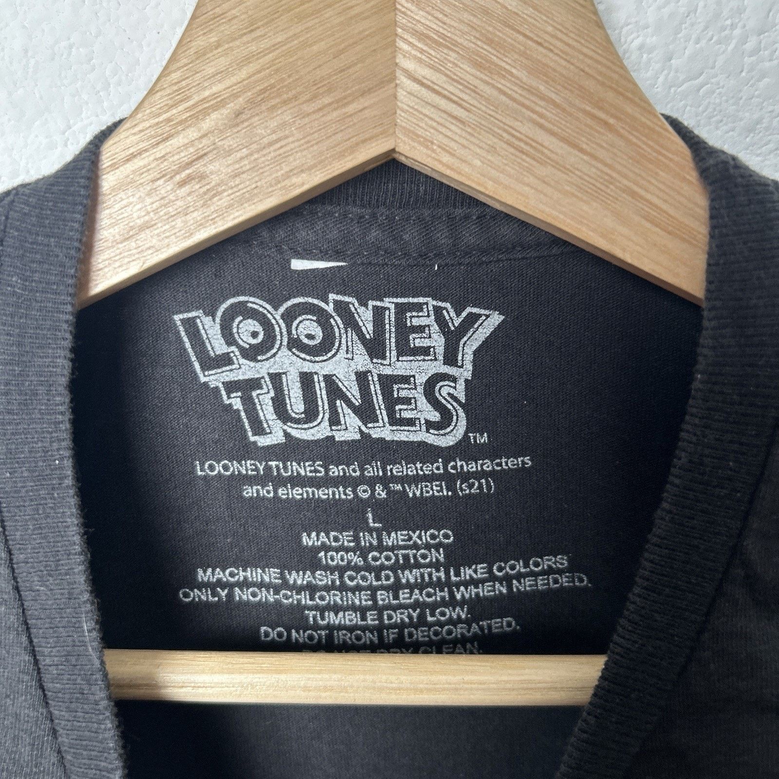 Warner Bros Looney Tunes Men's Licensed That's All Folks! T-Shirt L Size US L / EU 52-54 / 3 - 3 Thumbnail