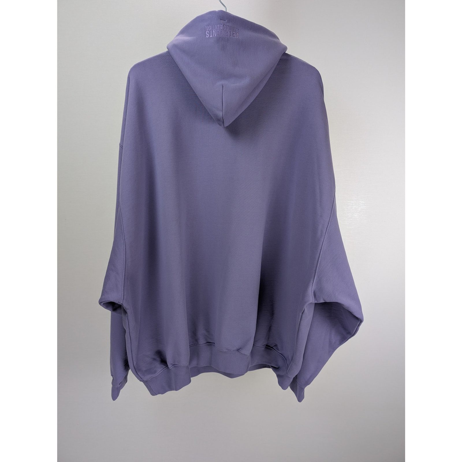 Vetements o1rshd1 Limited Edition Hoodie in Lilac Size US L / EU 52-54 / 3 - 11 Thumbnail