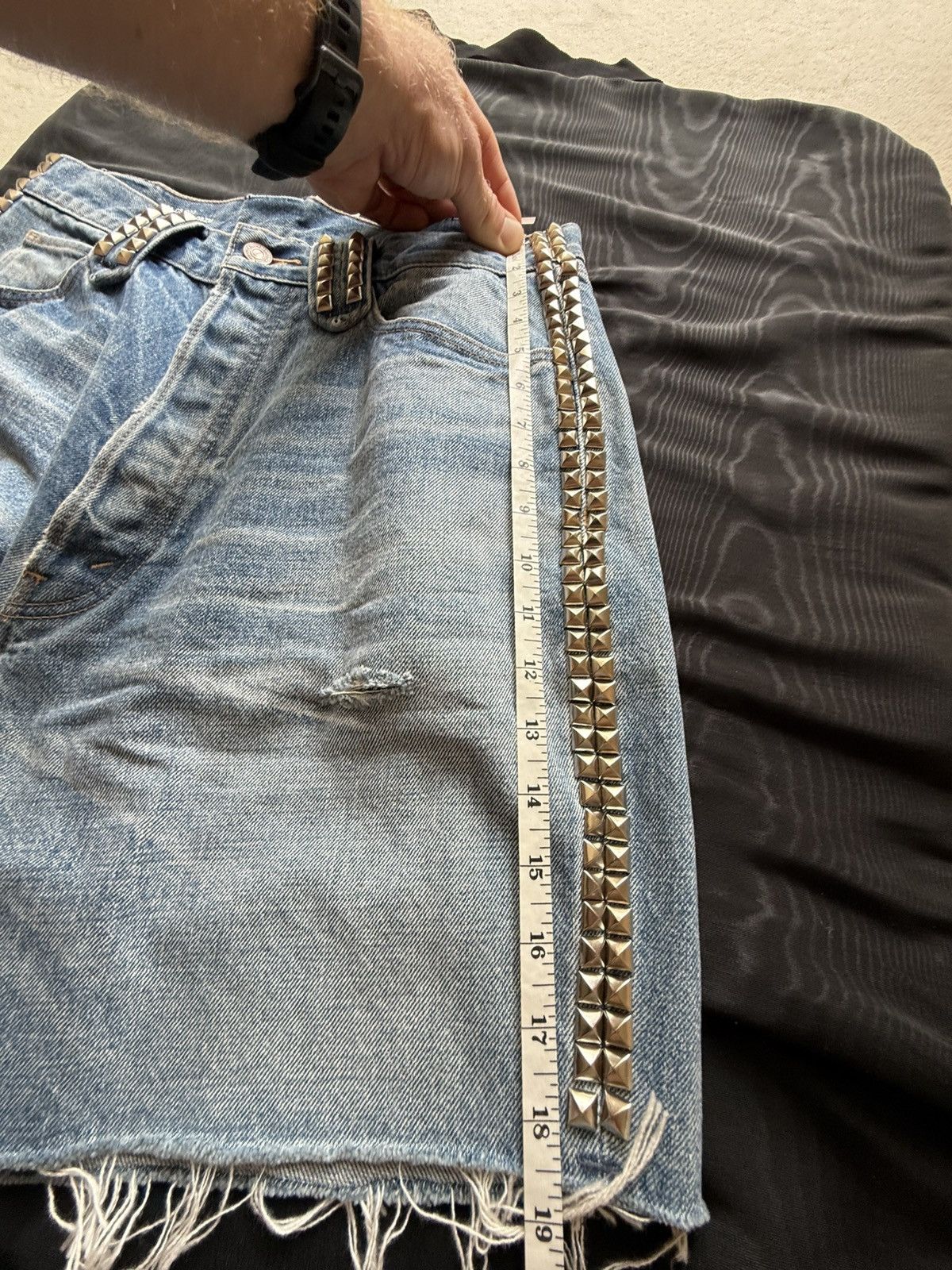 Celine SS24 Celine studded Zuma wash raw hem jean shorts Hedi 30 31 Size US 30 / EU 46 - 6 Thumbnail
