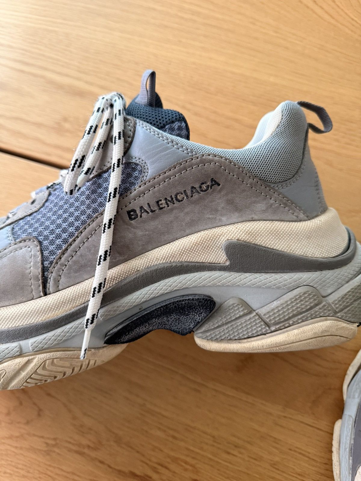 Balenciaga Balenciaga Triple S Grey Size 43 - No Reissue Made in Italy Size US 10 / EU 43 - 3 Thumbnail